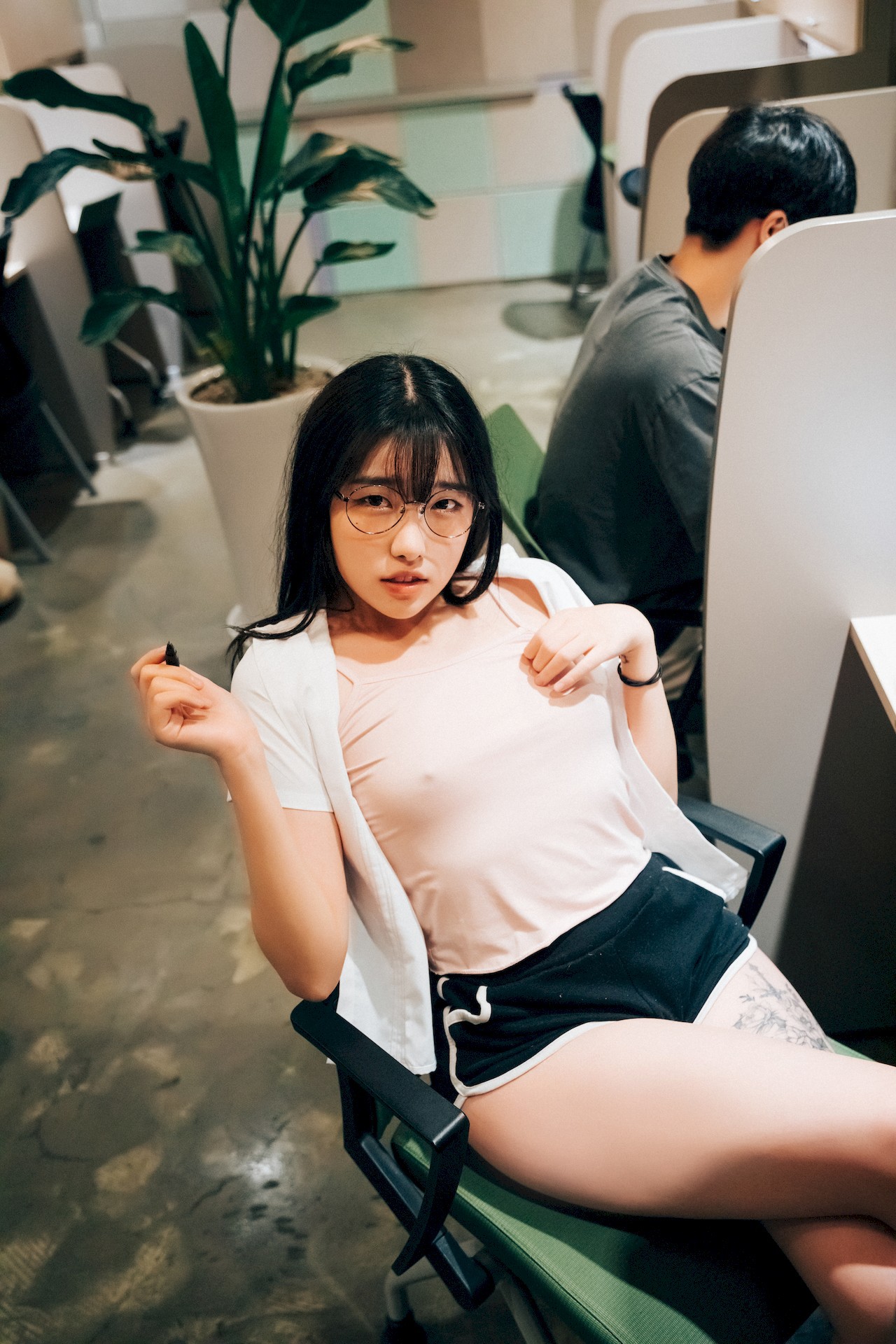 Sonson-손손-Loozy-Reading-Room-Set01-04-15