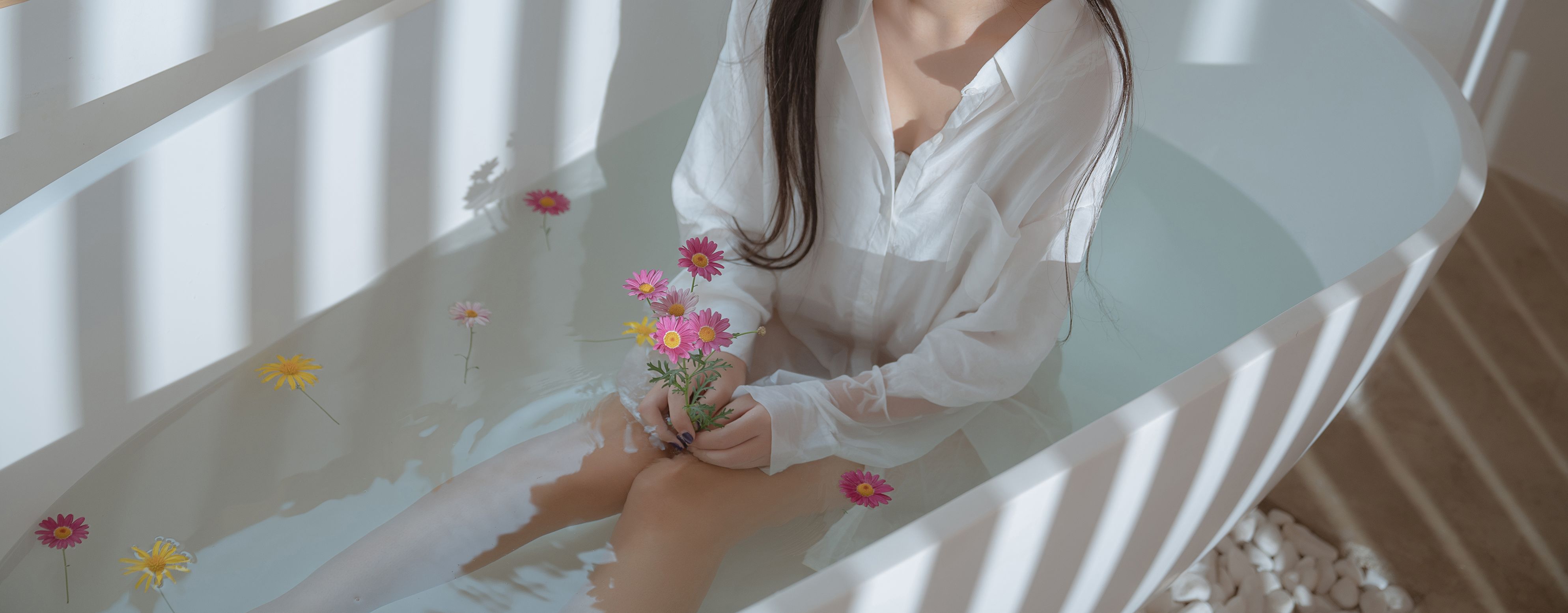 萌芽儿o0-浴缸-72P-1760MB-03-19