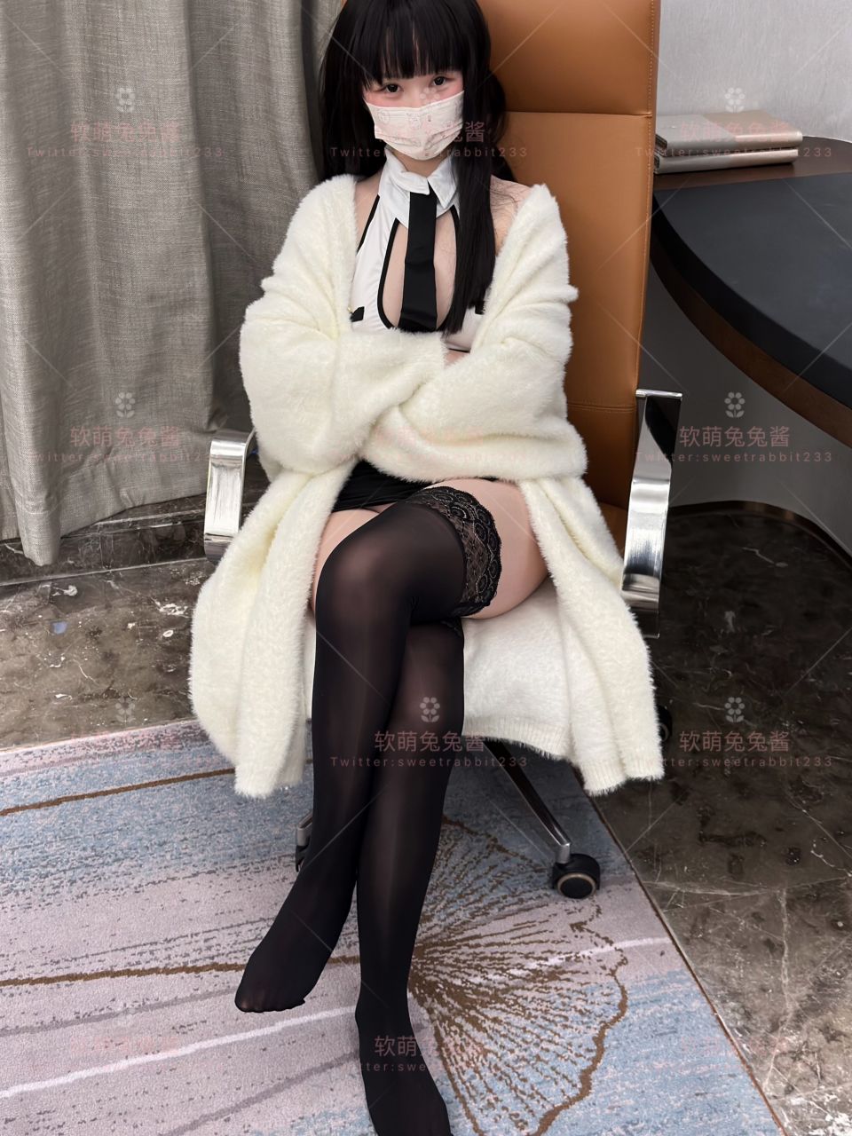 软萌兔兔酱-反差秘书-02-24