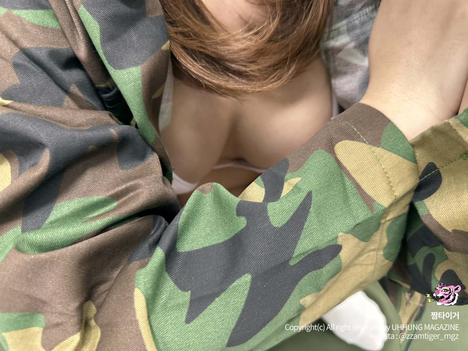 Yoonvely-윤블리-UHHUNG-Magazine-Vol04-8220Milltary8221-Set03-10-20