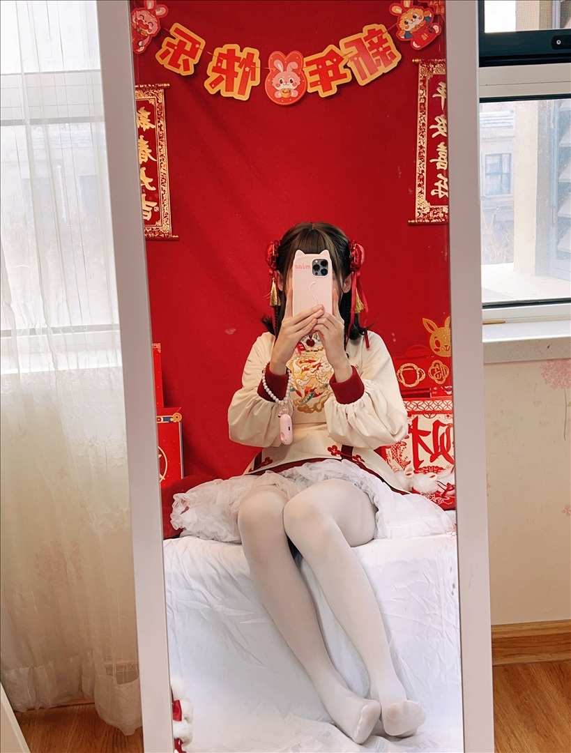 白丝奶糖酱---新年女仆-108P-108P-38759-MB-20240824j-08-25