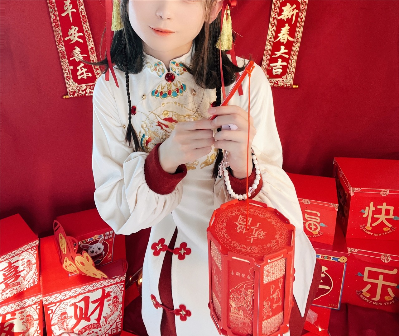 白丝奶糖酱---新年女仆-108P-108P-38759-MB-20240824j-08-25