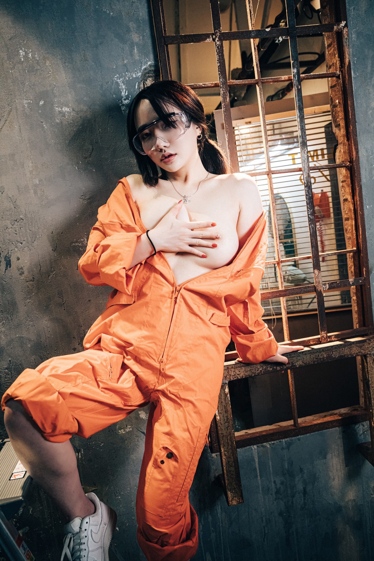 Son-Yeeun-손예은-Loozy-Where-Are-My-Tools-Full-ver-Set01-12-10