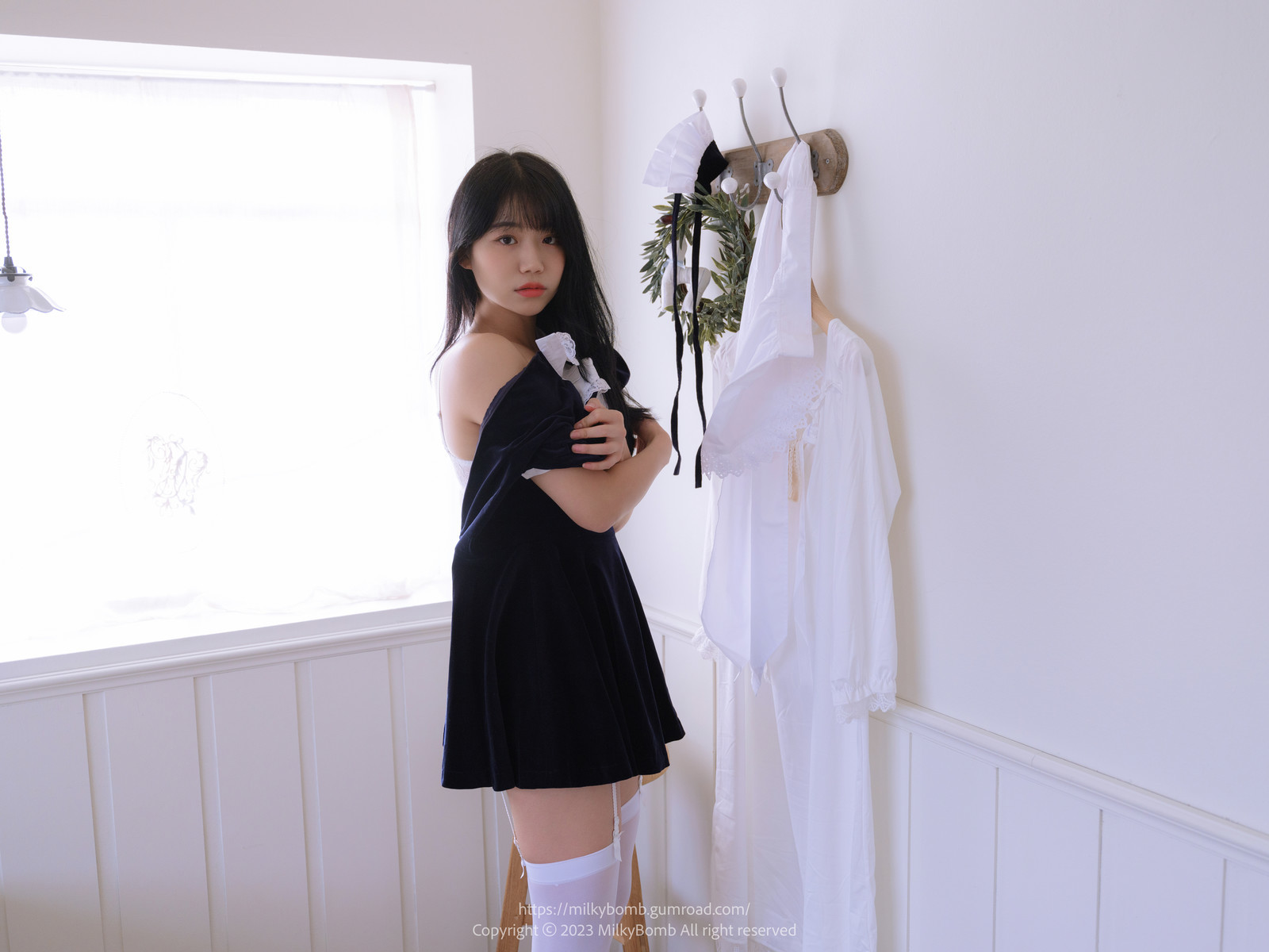 Yui-유이-MilkyBomb-Maid-Set01-10-02