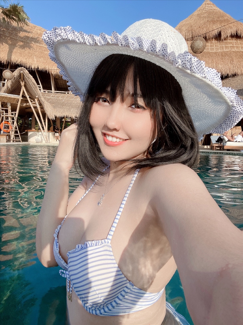 Azulacan---White-Bikini-20240819b-22P-5958-MB-08-20