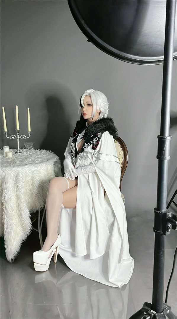 Umeko-J---Arlecchino-146P-189-GB-20240815e-08-17