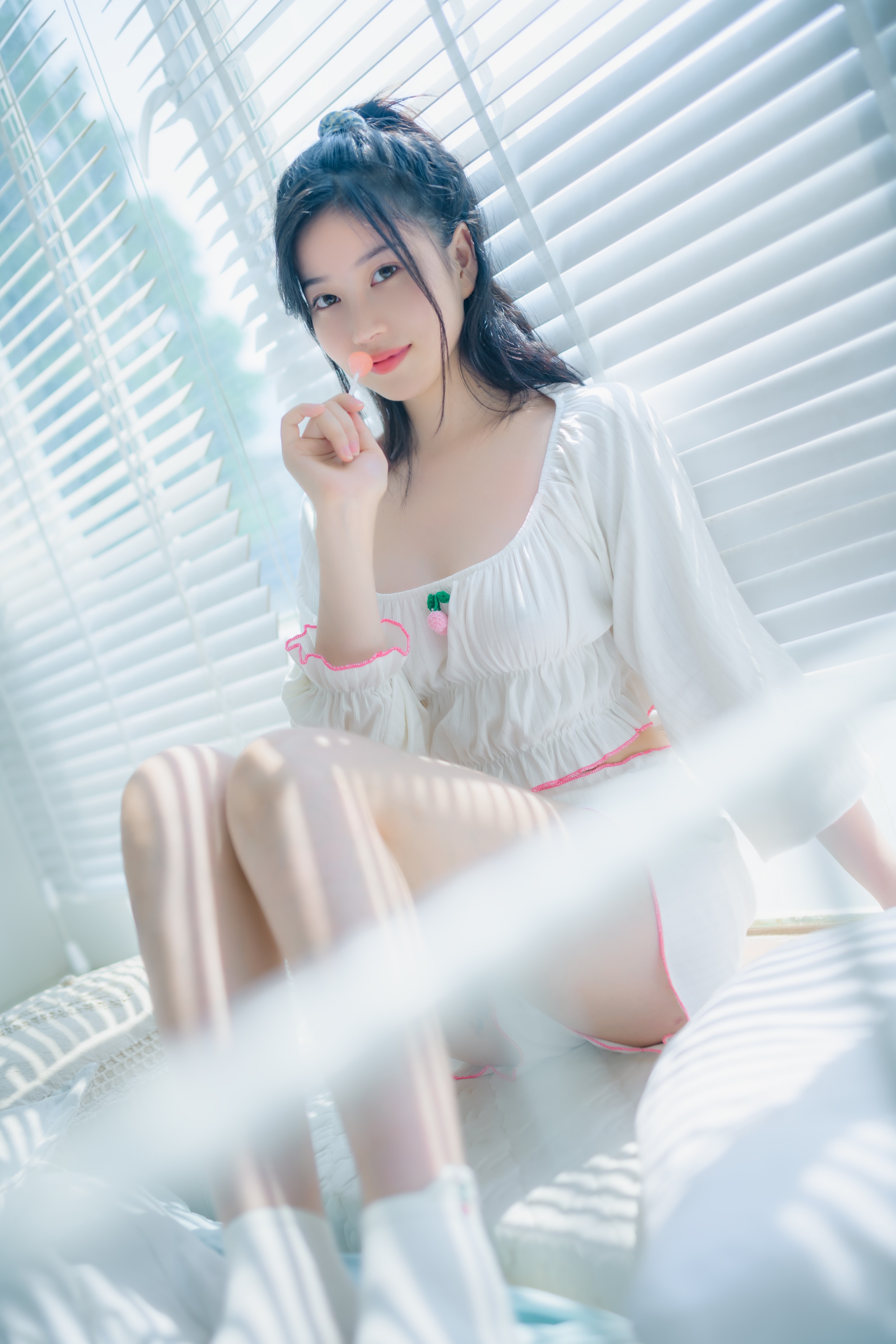 年年-爱吃棒棒糖的少女-11-27