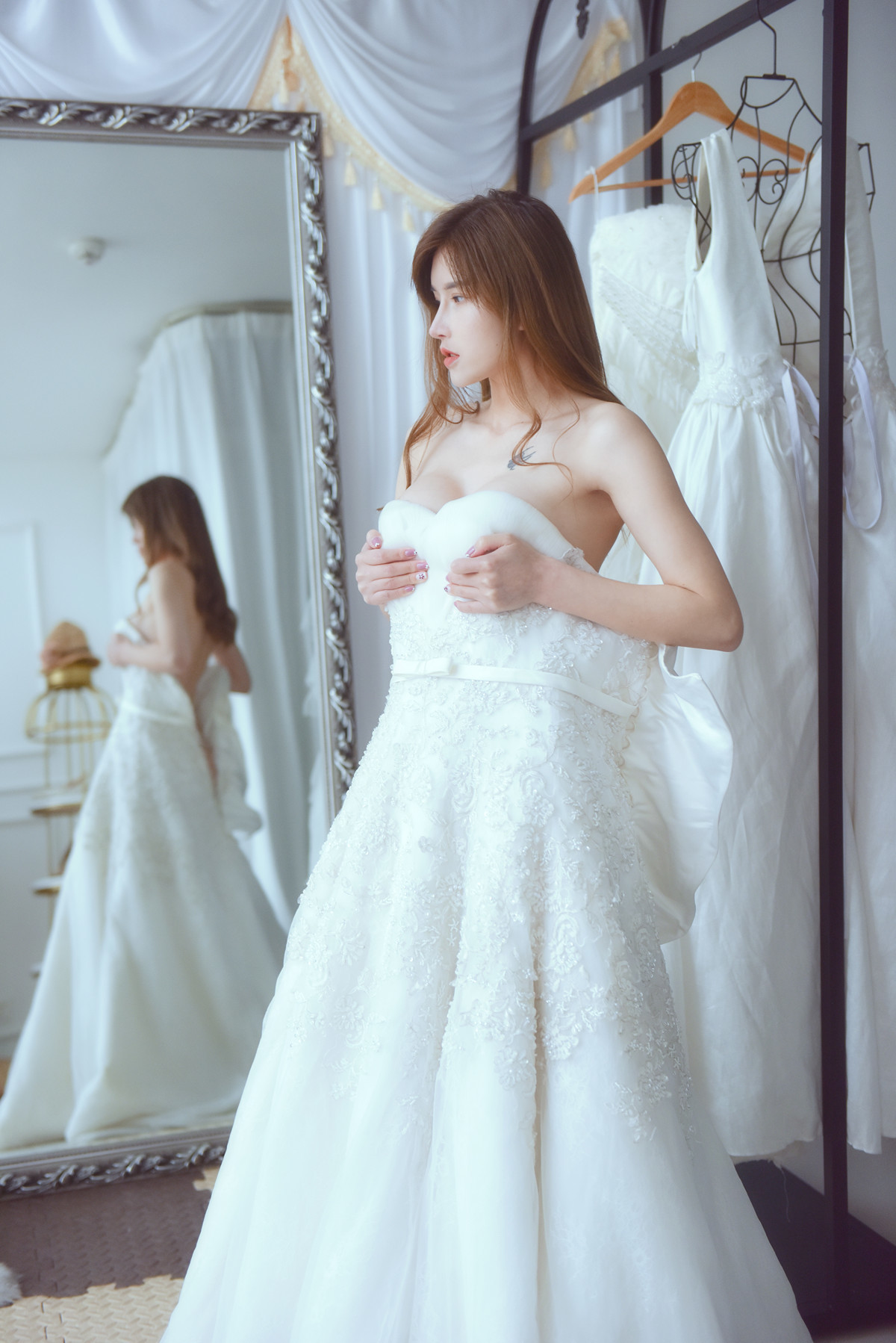 Cosplay-鹿八岁-白色婚纱-09-07