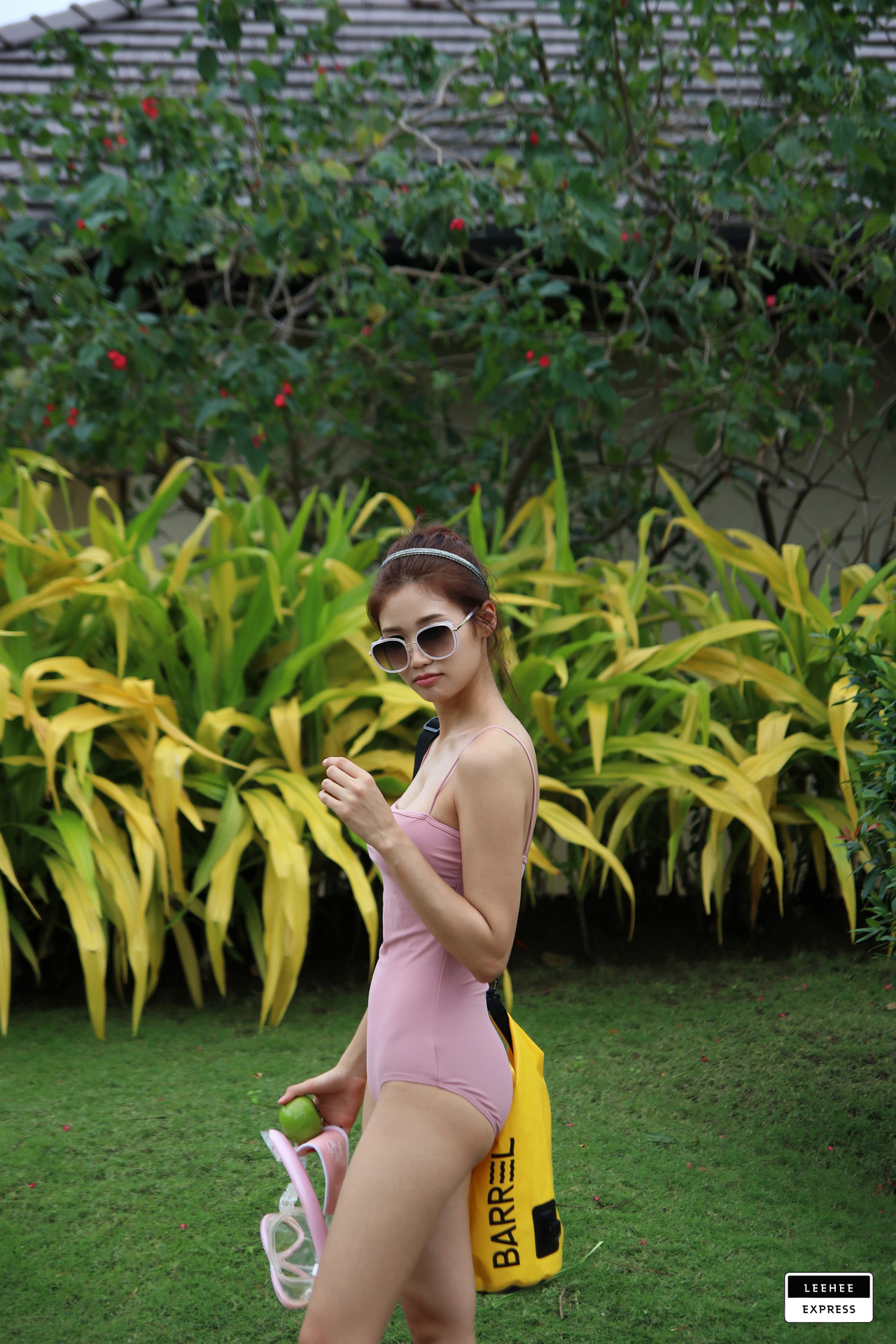 Lee-Heeeun-이희은-LEEHEE-EXPRESS-LESV-001A-12-01