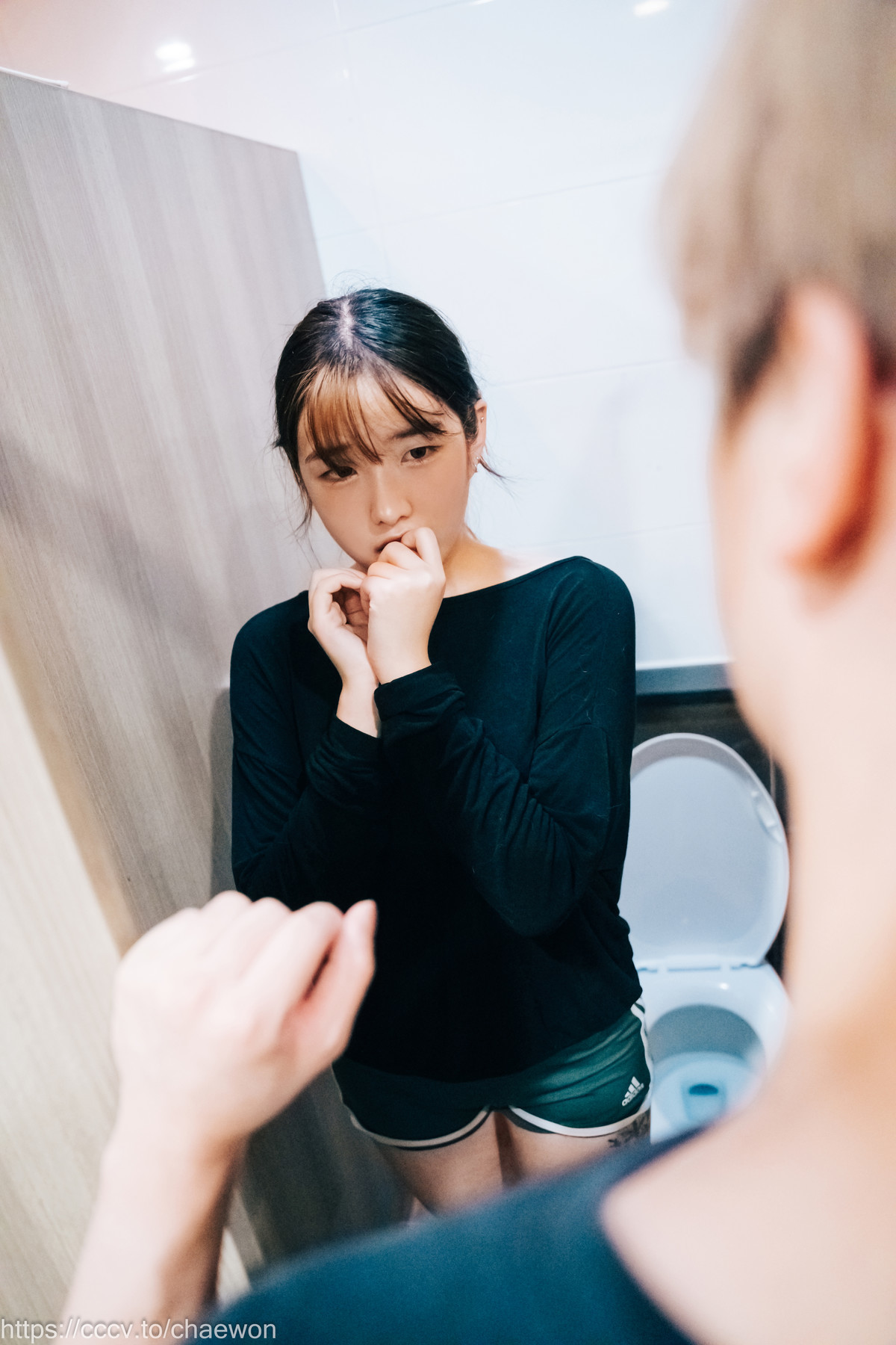 Sonson-손손-Loozy-Public-Toilet-Set02-11-01