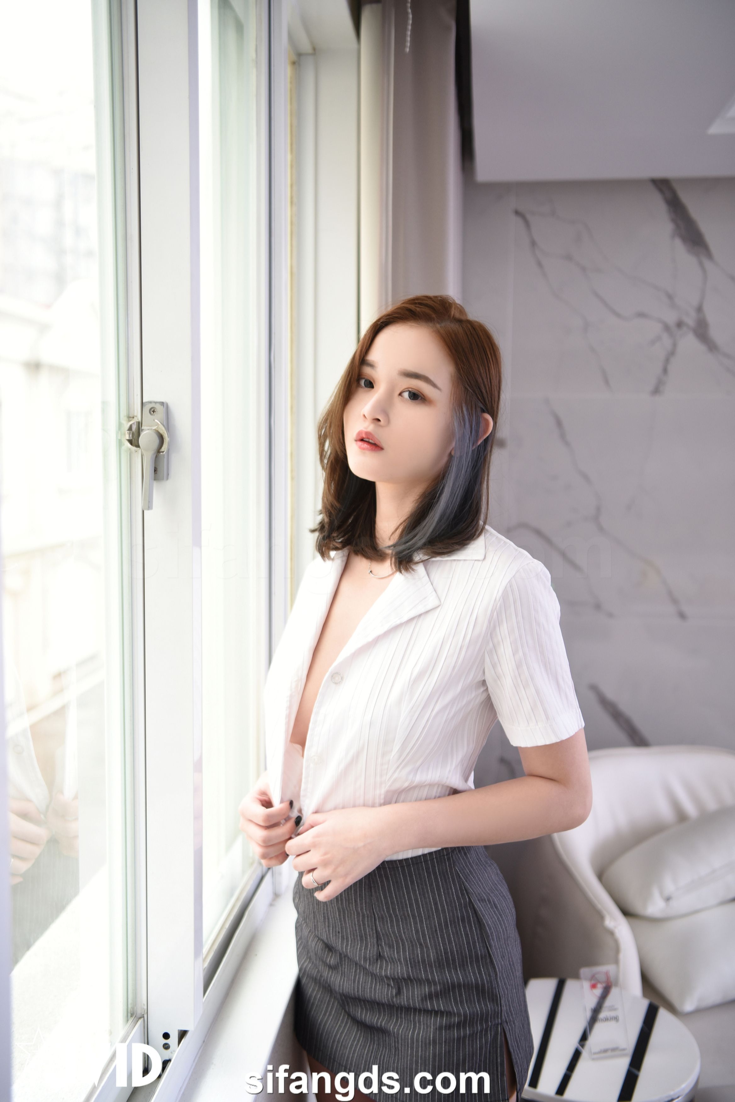 JVID總裁爆乳小秘書黎妍旅館脫光光會議-121P-08-17