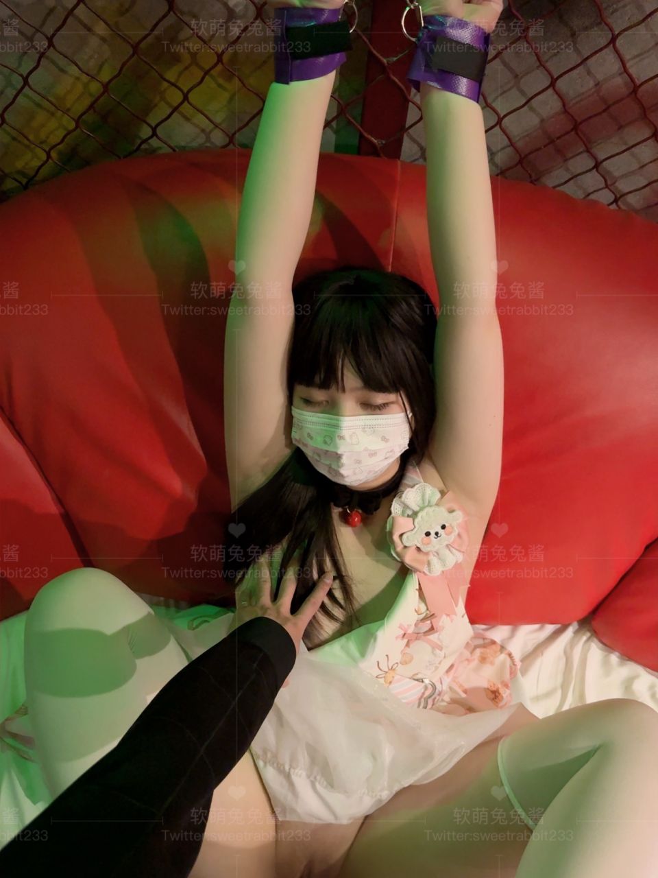 软萌兔兔酱-被囚禁的少女-01-29