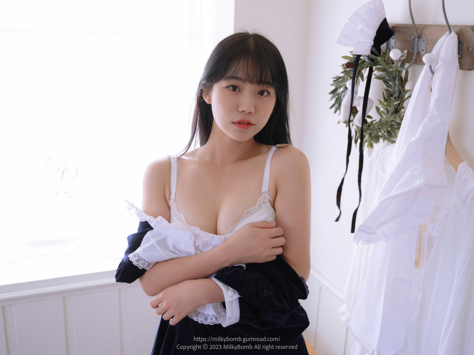 Yui-유이-MilkyBomb-Maid-Set01-10-02