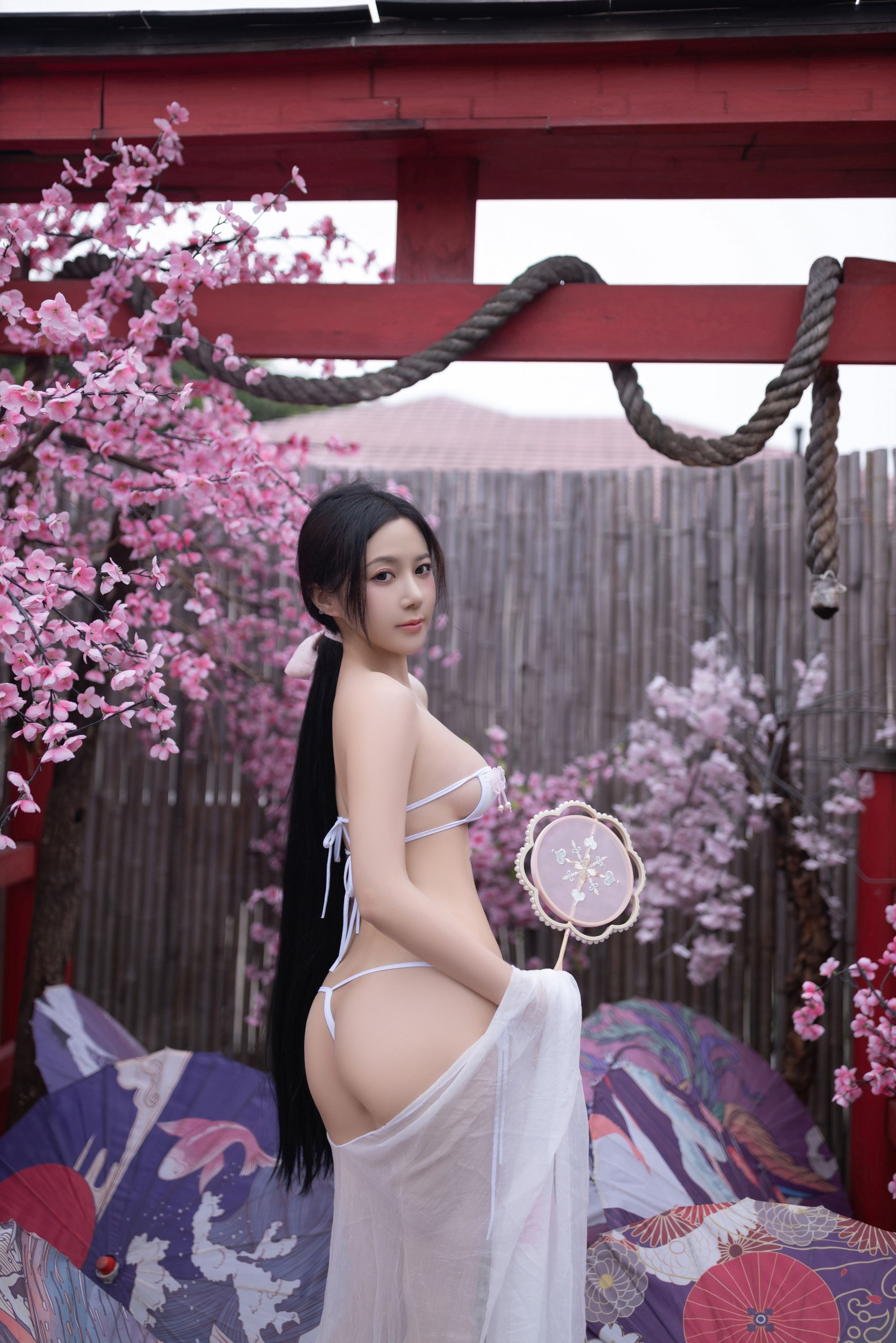 鱼子酱Fish---花想容-120P-08-18