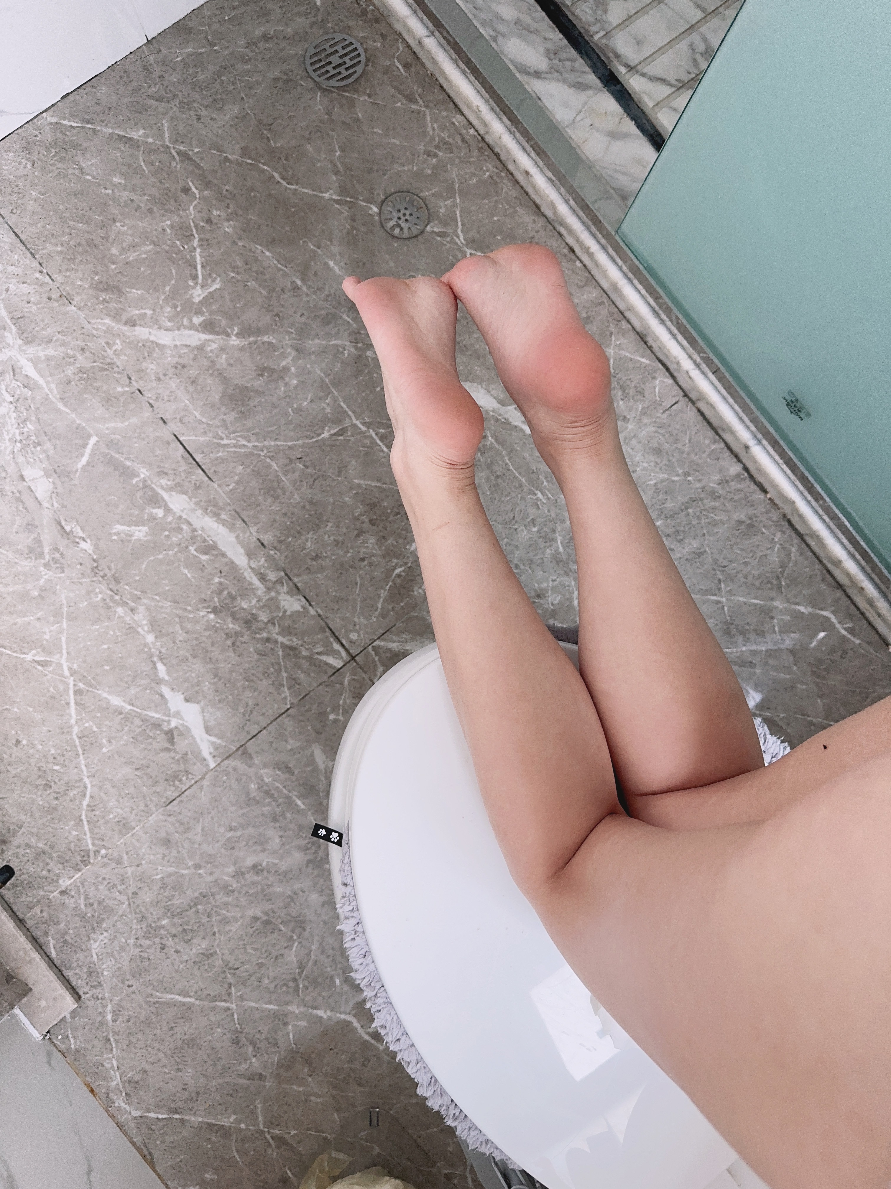 陈妮妮-红色脚掌51P-143MB-04-10