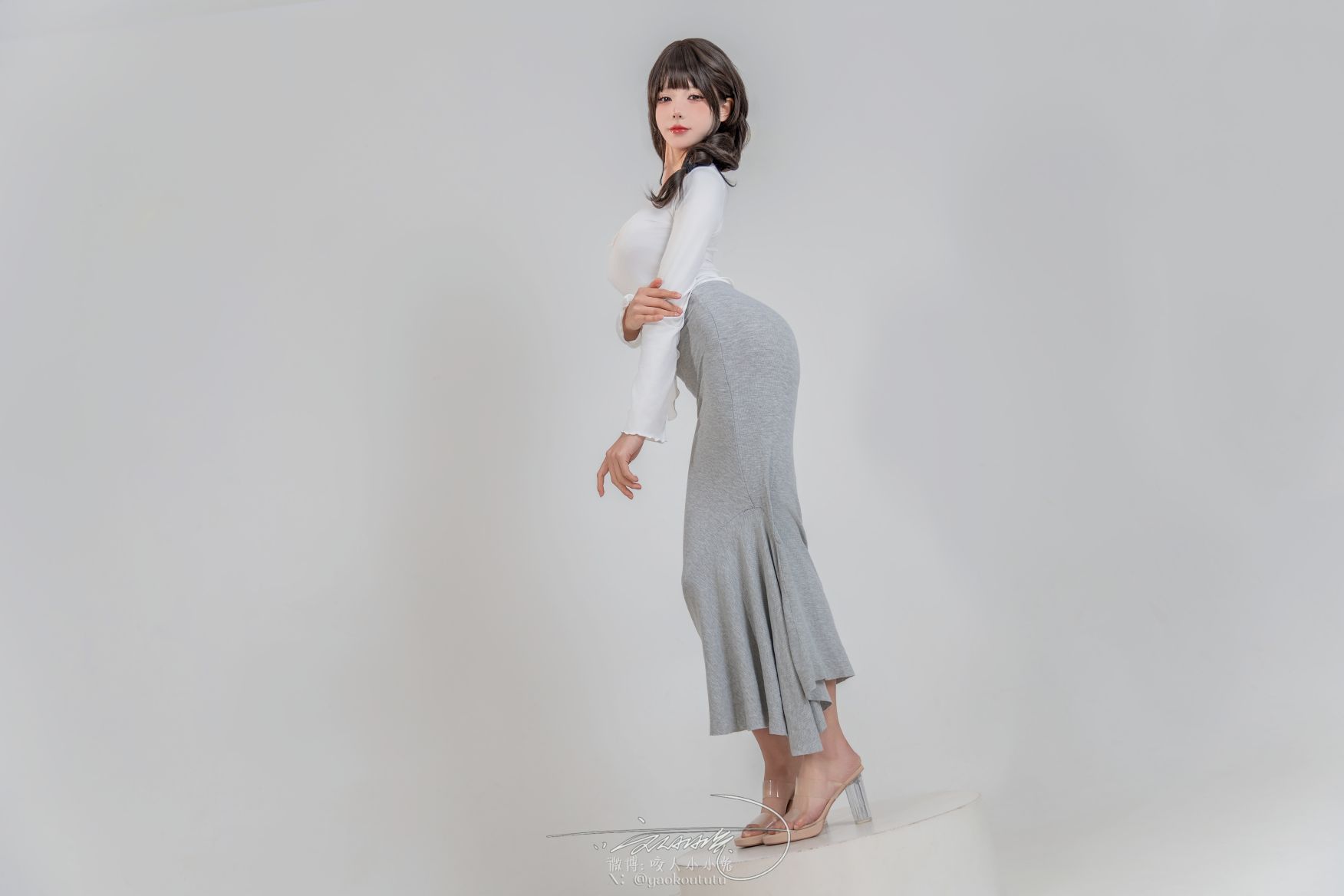 咬人小小兔-黏黏团子兔---6月作品夹心饼干79P1V-Queen-card-80P1V-934MB-07-11