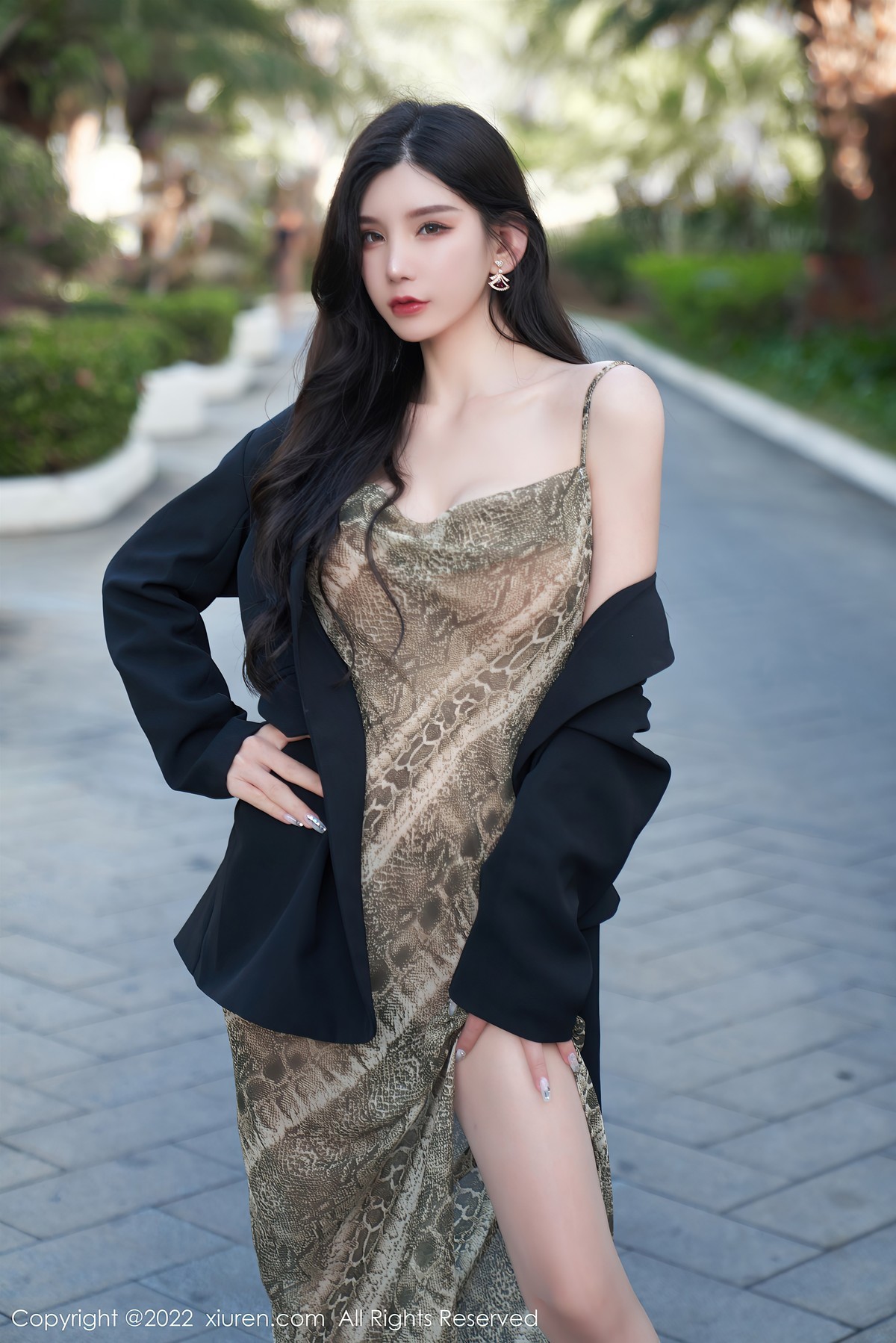 XiuRen秀人网-No4676-周于希Sally-05-01