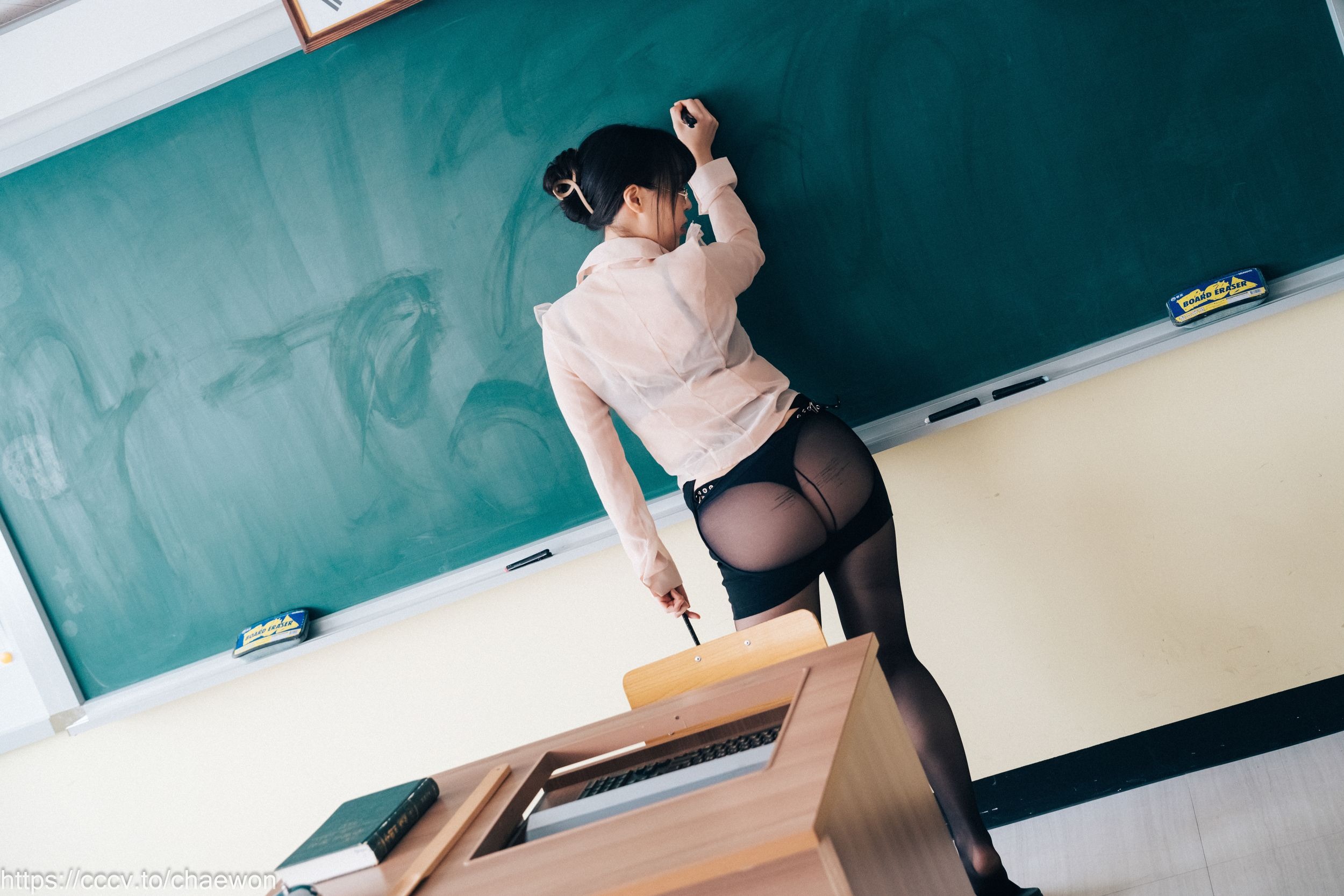 Loozy-Mozzi-모찌--Remedial-Class-Original-Version-205P-09-01