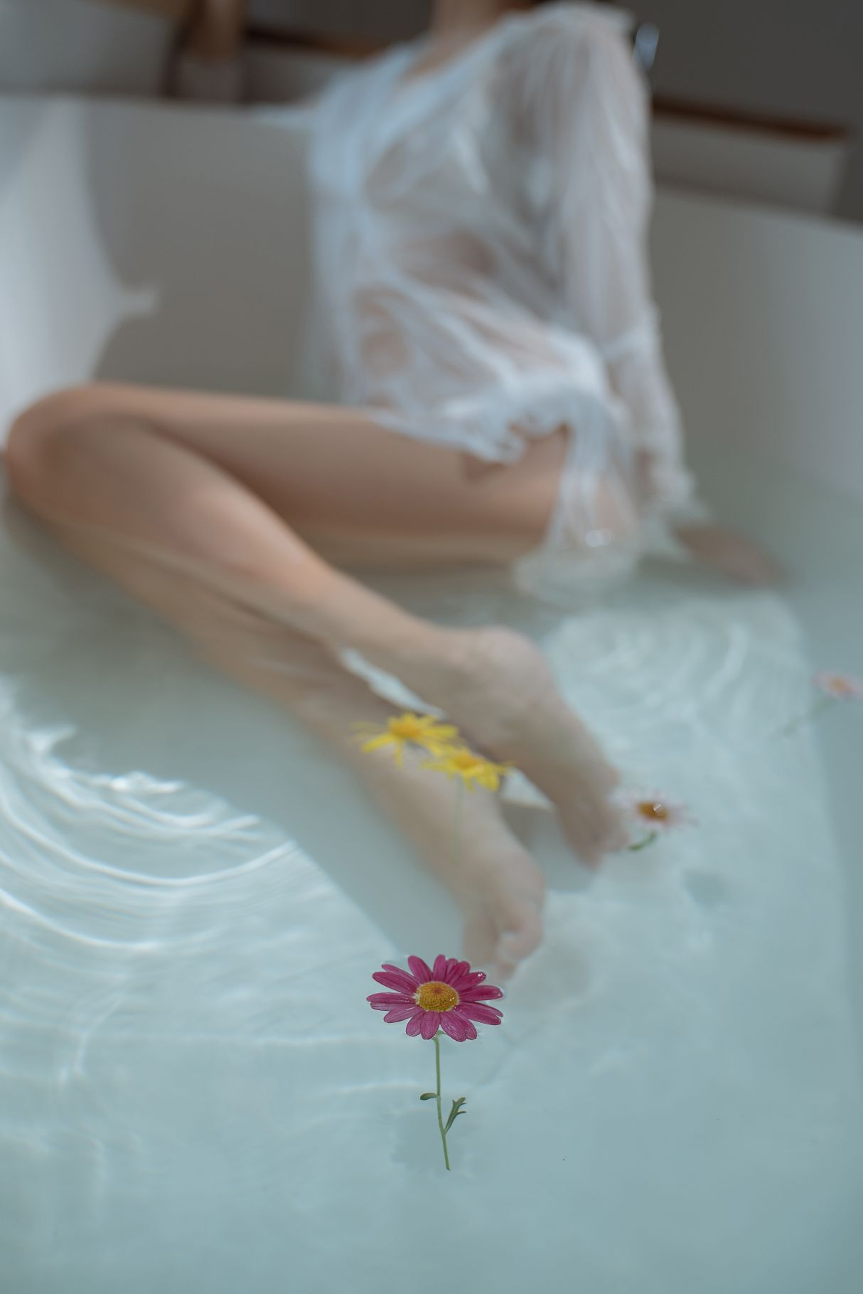 萌芽儿o0-浴缸-72P-1760MB-03-19