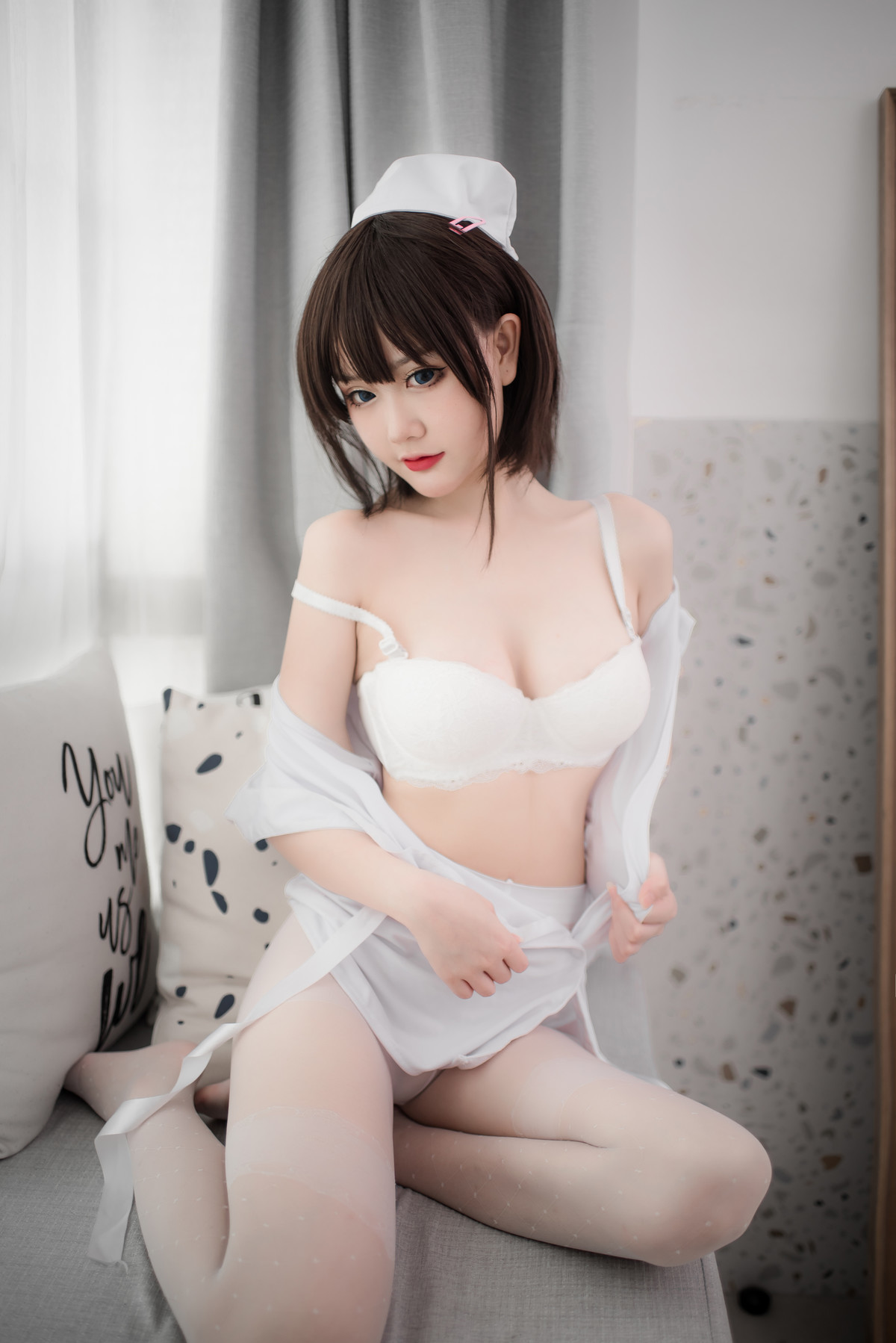Cosplay-您的蛋蛋-白丝护士-White-Stockings-01-06