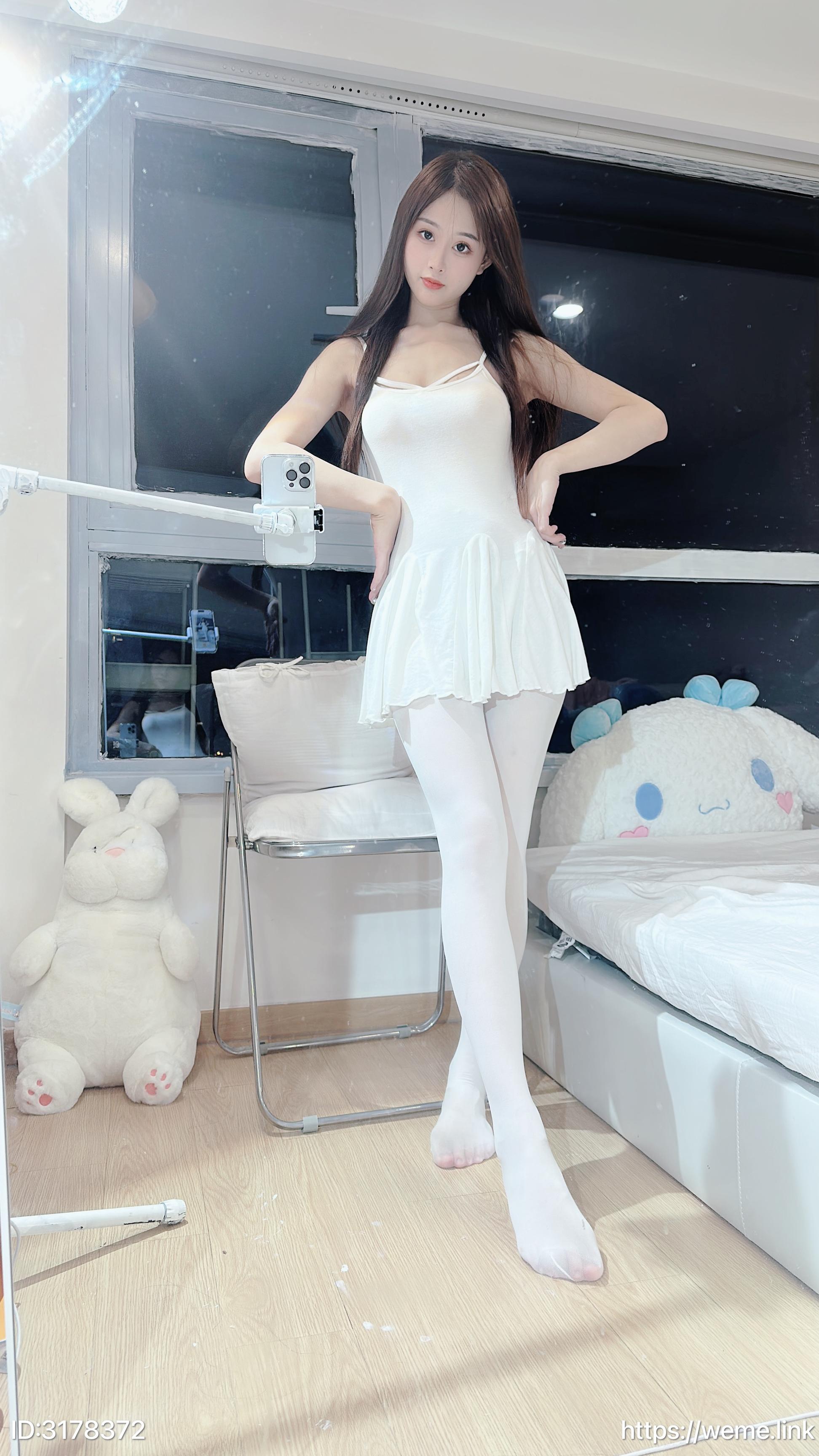 小萌子---NO006-一字马挑战-57P54MB-08-17