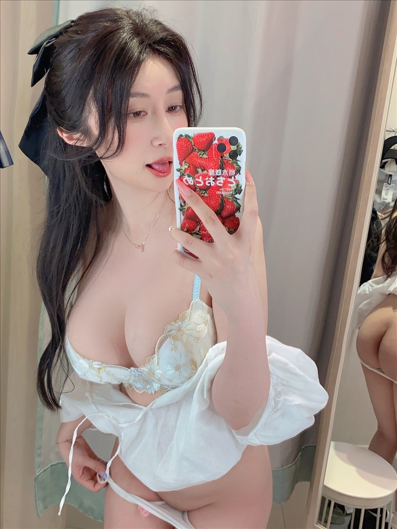 白银81---23年09月Fantia订阅-24套-214P12V-61203-MB-20240901m-09-02