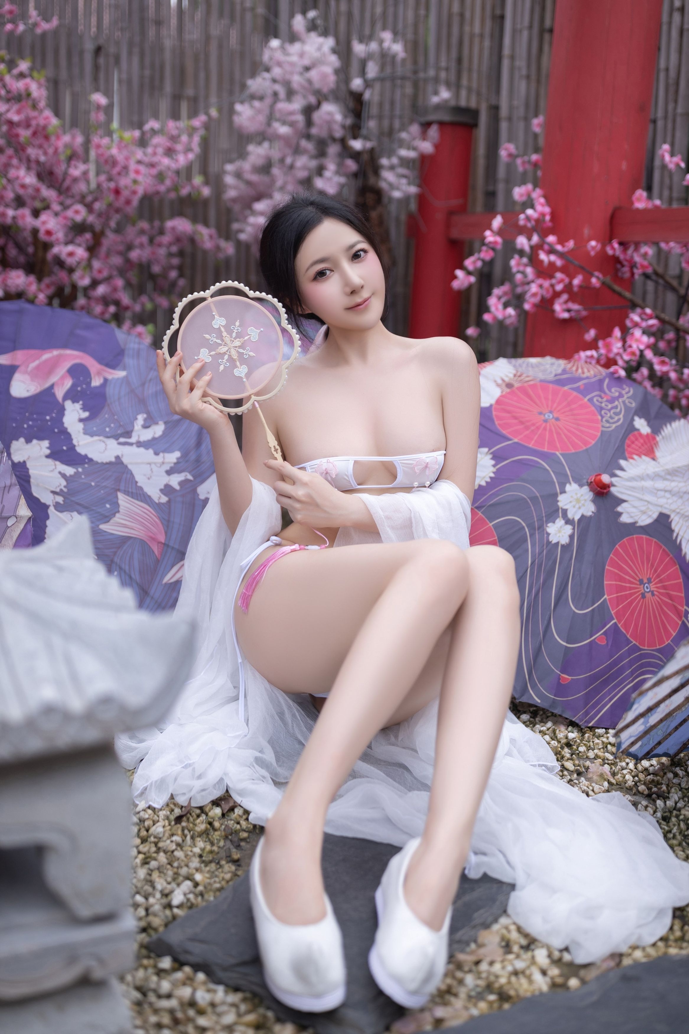 鱼子酱Fish---花想容-120P-08-18