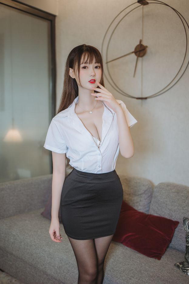 羽生三未---黑丝包臀OL40P-624MB-04-20