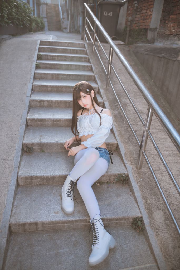 萌芽儿o0-邻家小恶魔-47P1V-426MB-03-18