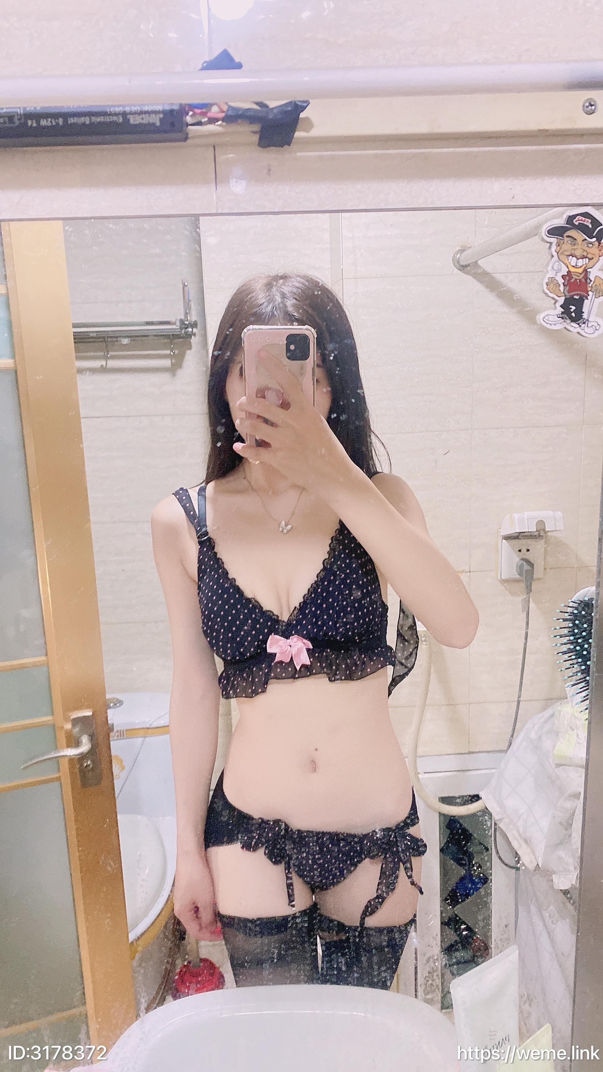 小萌子--NO010-字母黑丝-33P68MB-08-17