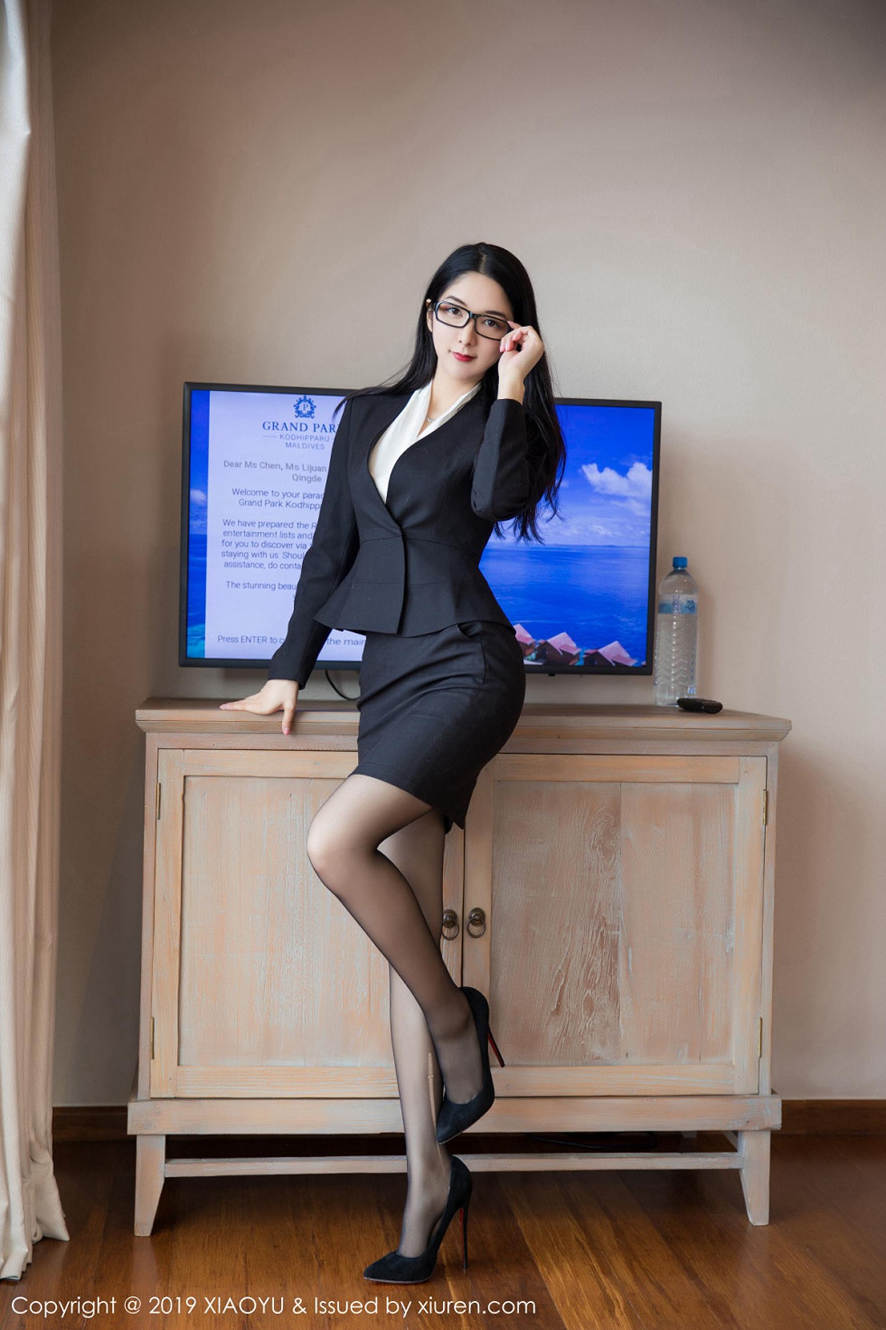 057-XIAOYU语画界-20190627-VOL098-Angela喜欢猫-68P-11284-MB-08-23