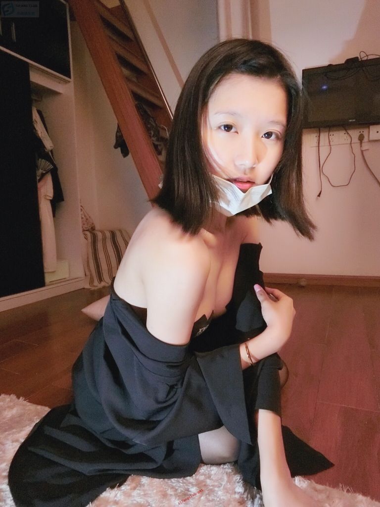 布丁大法---黑丝网袜震动棒---R18-12-23