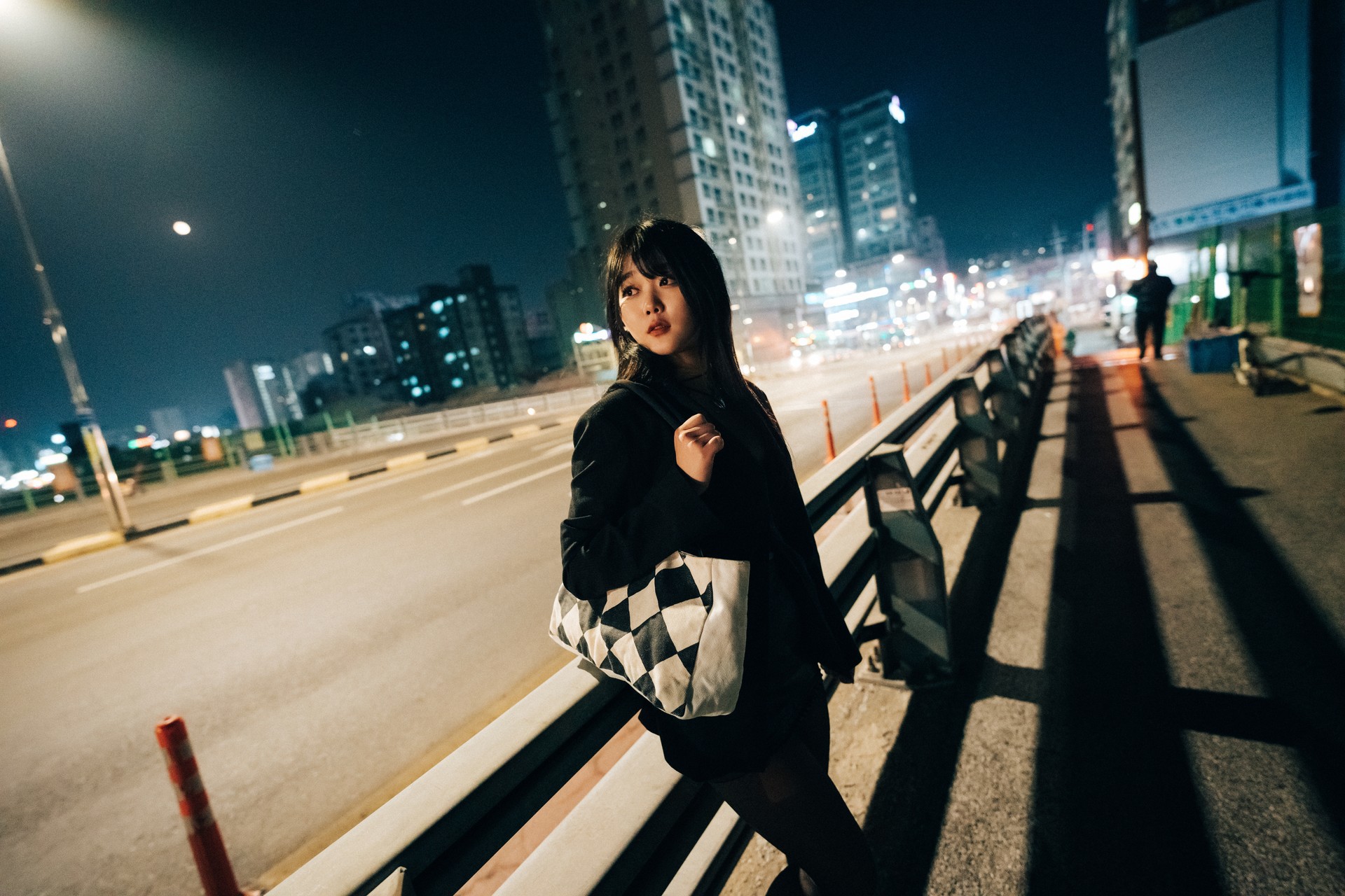 ZIAKwon-권지아-Loozy-XXX-At-Night-Road-Set01-01-25