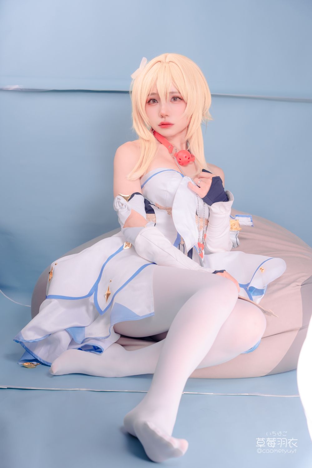 草莓羽衣-caomeiyuyi-cosplay-Lumine---Genshin-Impact-03-15