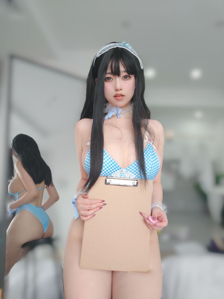 女主K-蓝色泳装女仆-04-18