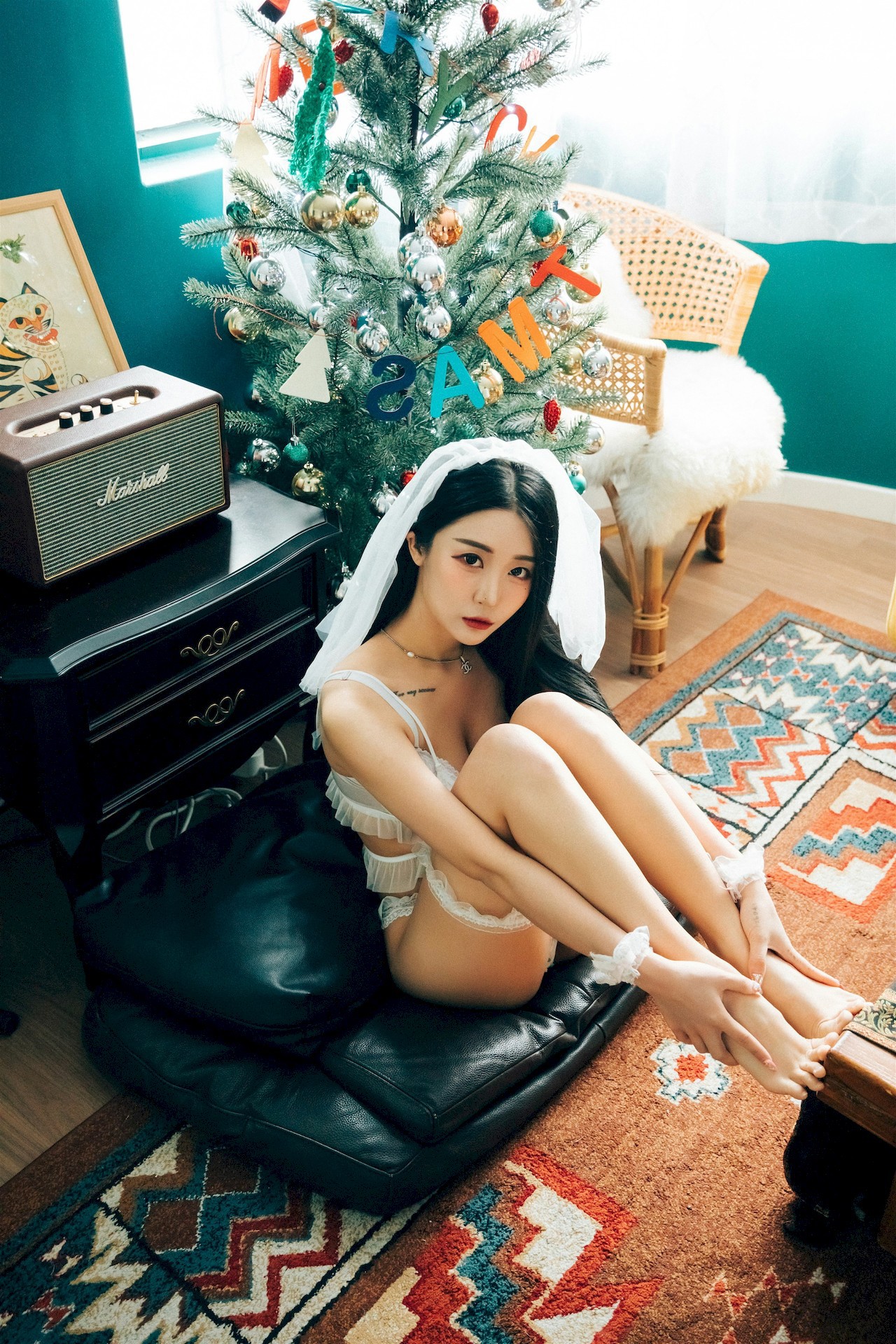 Jeong-Bomi-정보미-LOOZY-Holiday-Set02-10-02