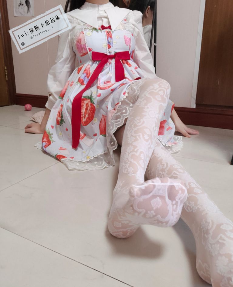 糖糖不想起床---草莓洛丽塔-06-24