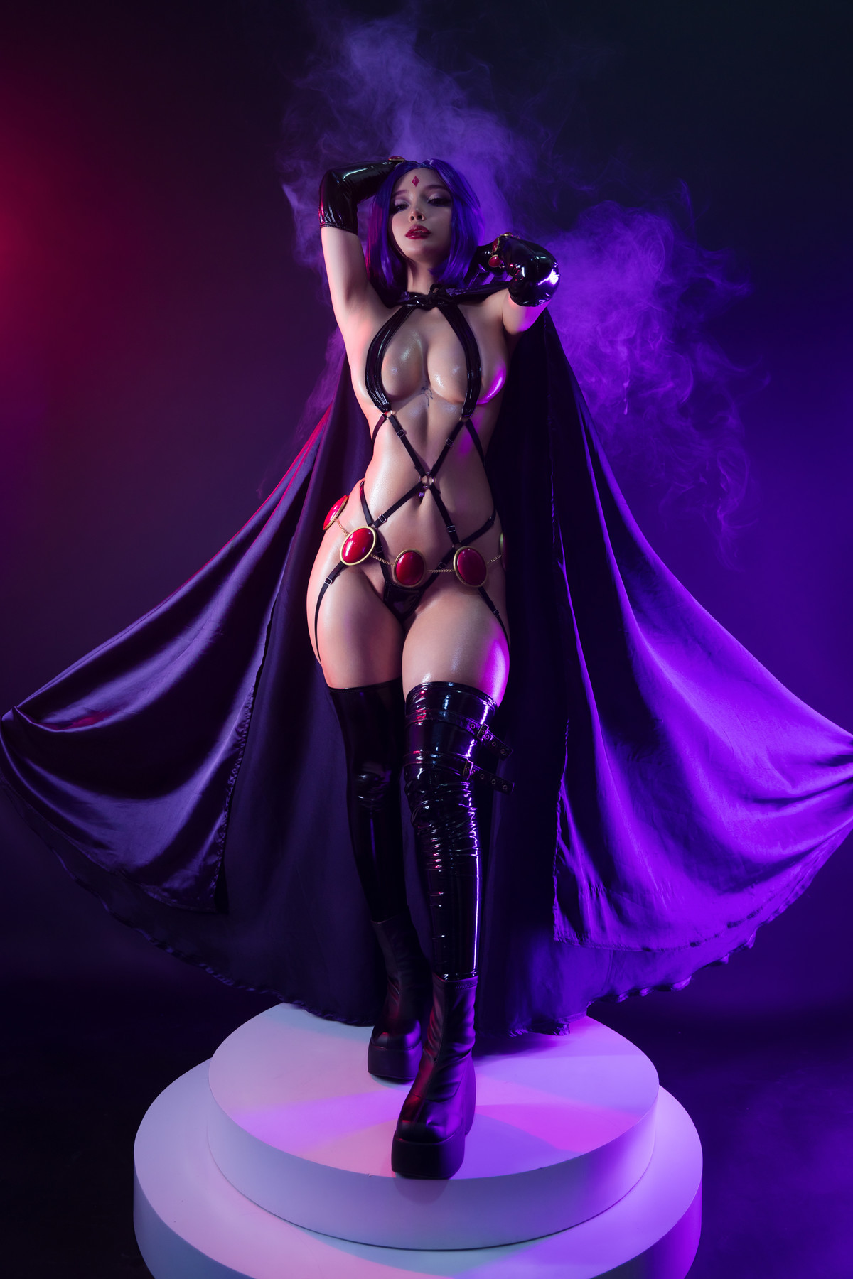 Cosplay-UmekoJ-Raven-Latex-Lingerie-Set01-02-11