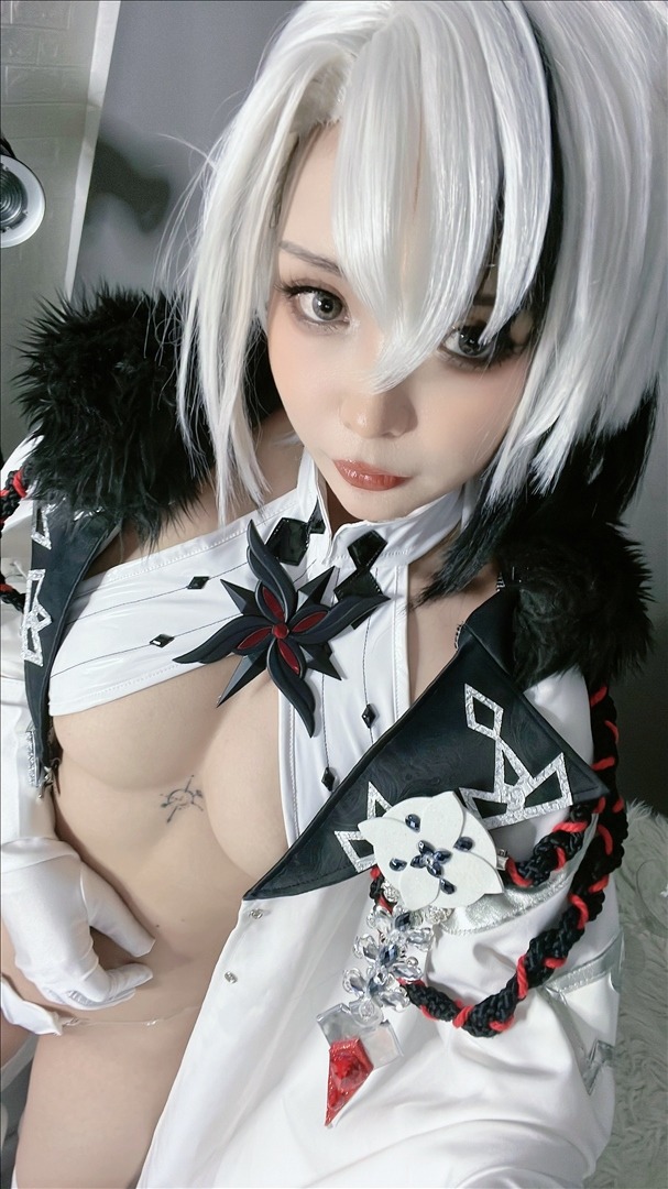 Umeko-J---Arlecchino-146P-189-GB-20240815e-08-17