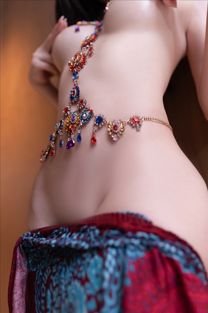 小逗逗---无内肉丝-76P-122-GB-20240818i-08-18