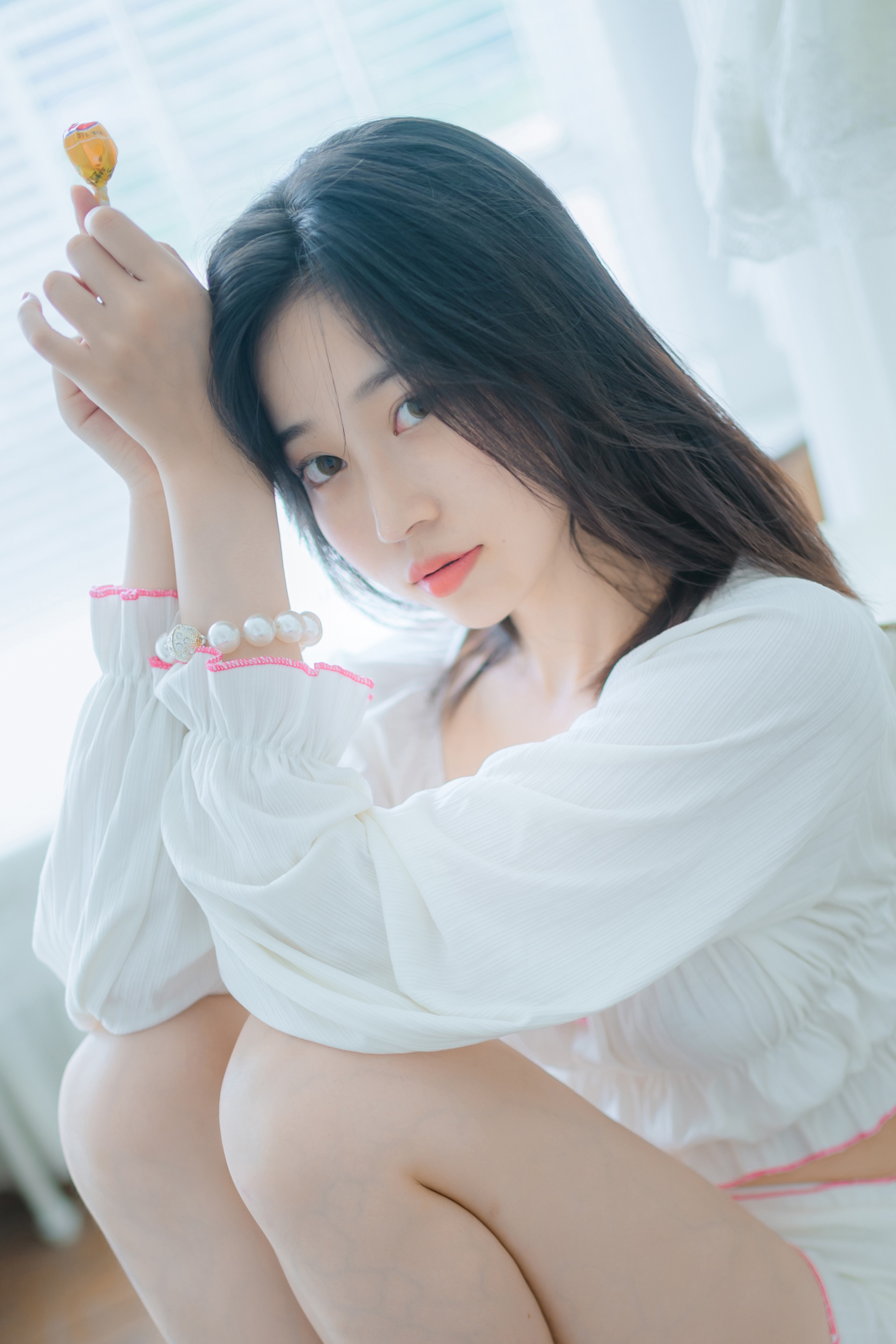 年年-爱吃棒棒糖的少女-11-27