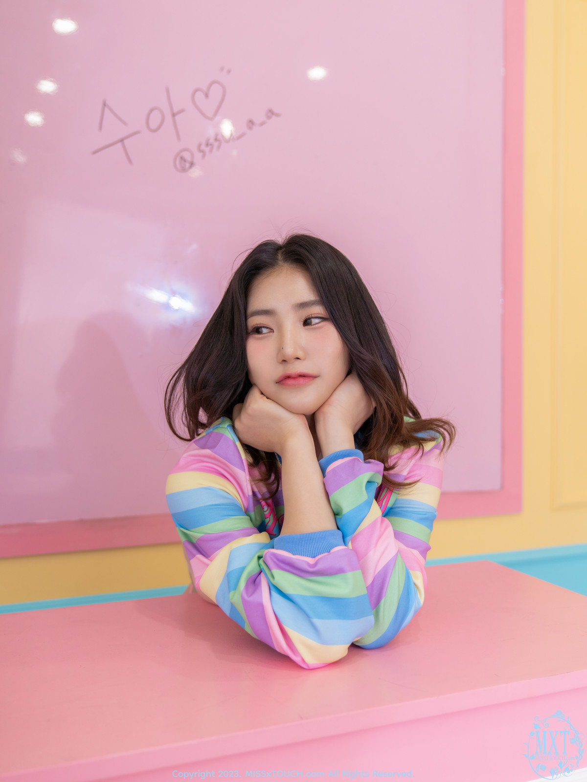 Sua-촉촉수아-MISS-TOUCH-Moist-Water-01-20