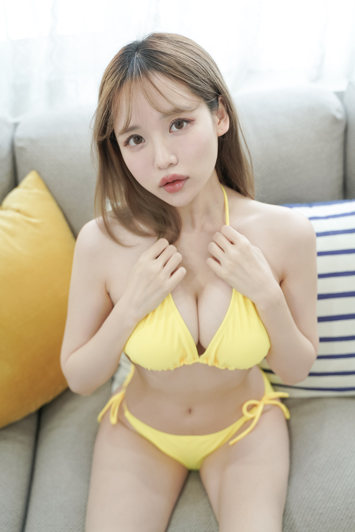 Mozzi-모찌-Photobook-8216Pink-038-Yellow8217-Set02-09-02