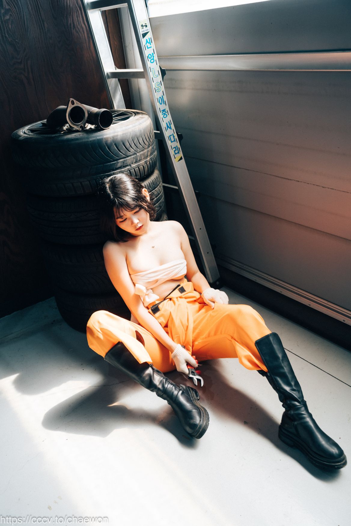 Loozy-Zia-지아---Garage-Girl-02-22