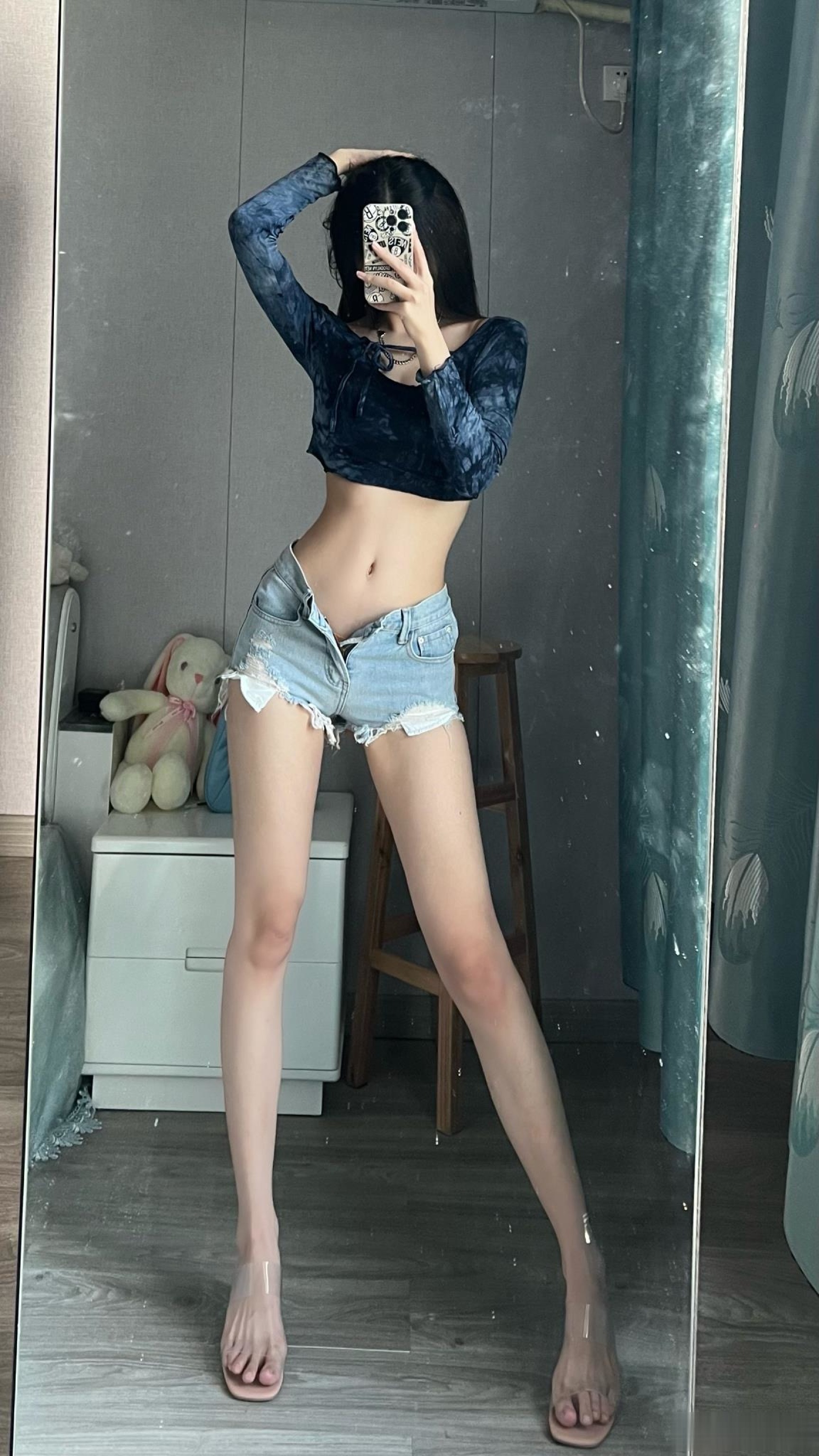 刘雅萌-牛仔短裤辣妹-04-12