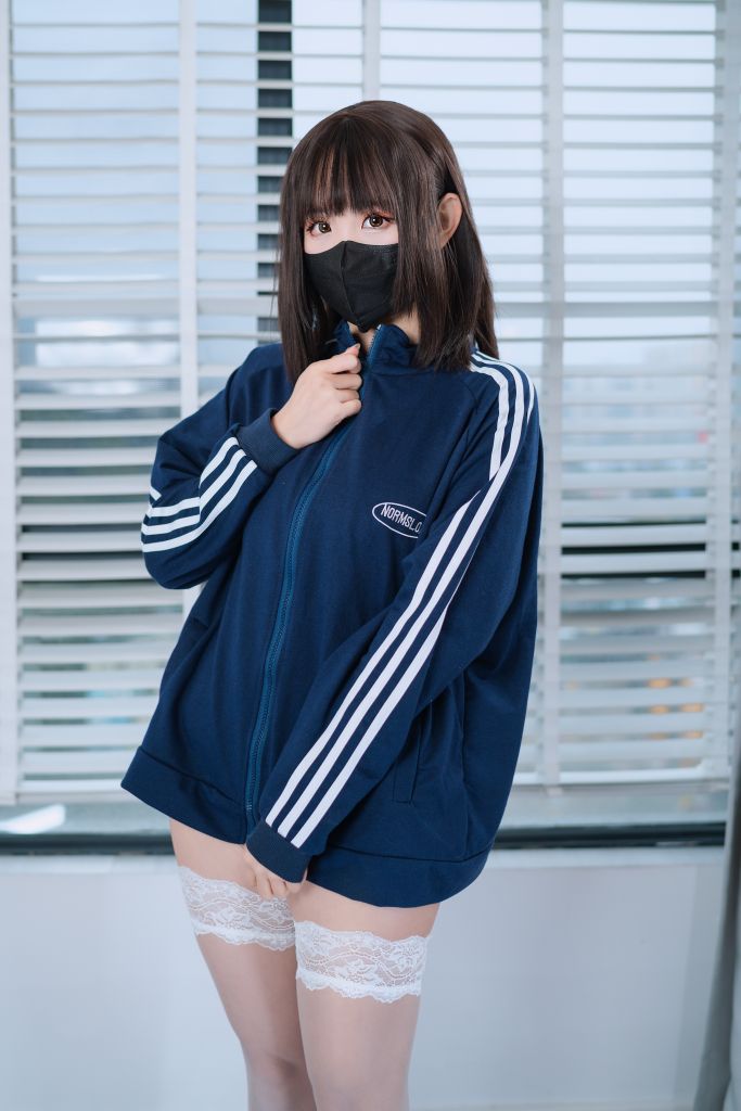 miko酱ww---草莓圣代-02-17