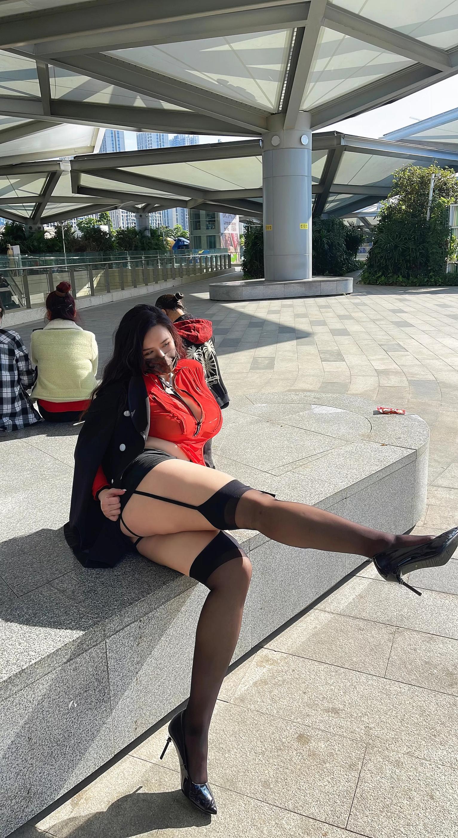 水蜜桃米米---吊带黑丝-30P-12276-MB-08-11