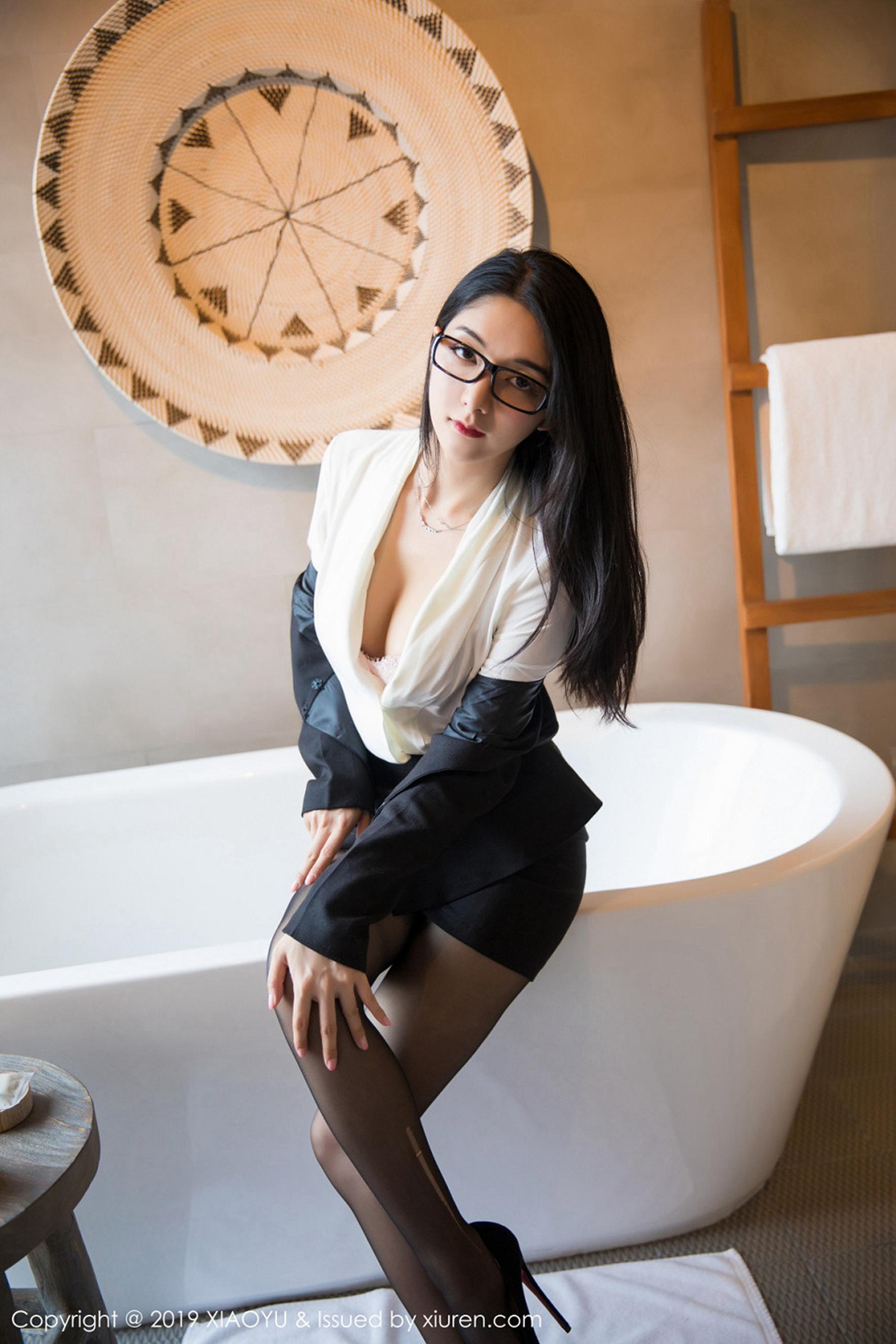 057-XIAOYU语画界-20190627-VOL098-Angela喜欢猫-68P-11284-MB-08-23