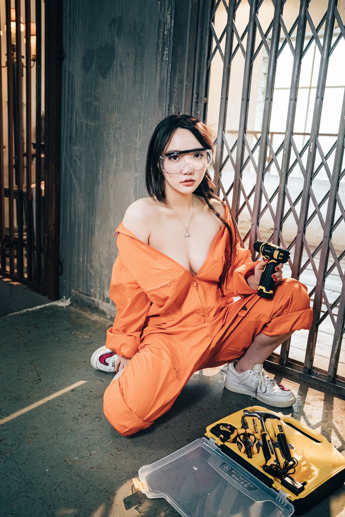 Son-Yeeun-손예은-Loozy-Where-Are-My-Tools-Full-ver-Set01-12-10