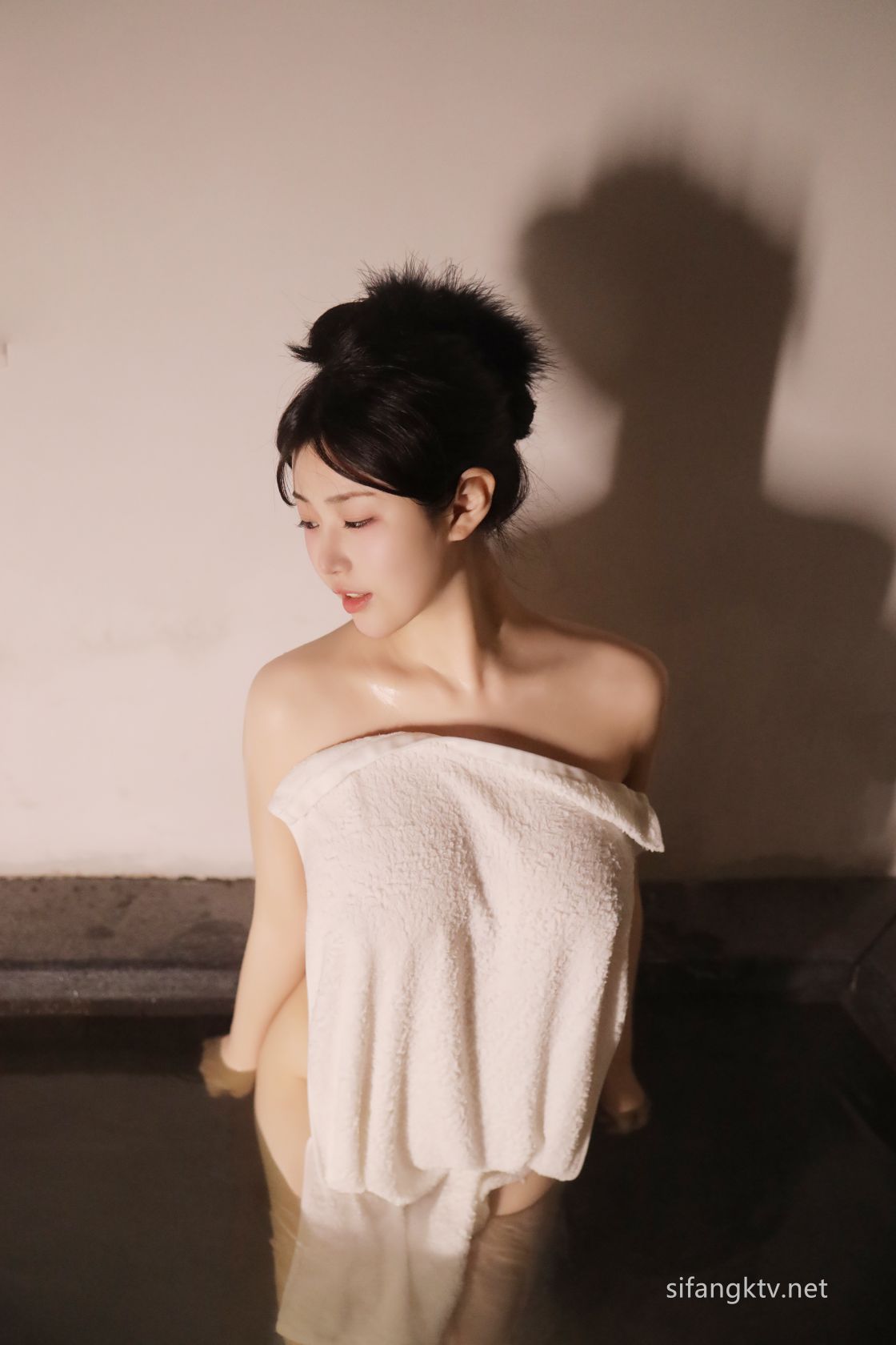 秀人模特-陈小花-新人首套极品大奶一览无余-02-27